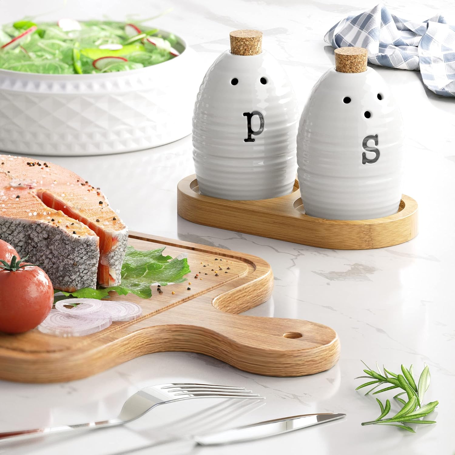 Barnyard Designs Farmhouse – Juego de saleros y pimenteros con soporte, saleros y pimenteros de cerámica únicos, saleros y pimenteros vintage,