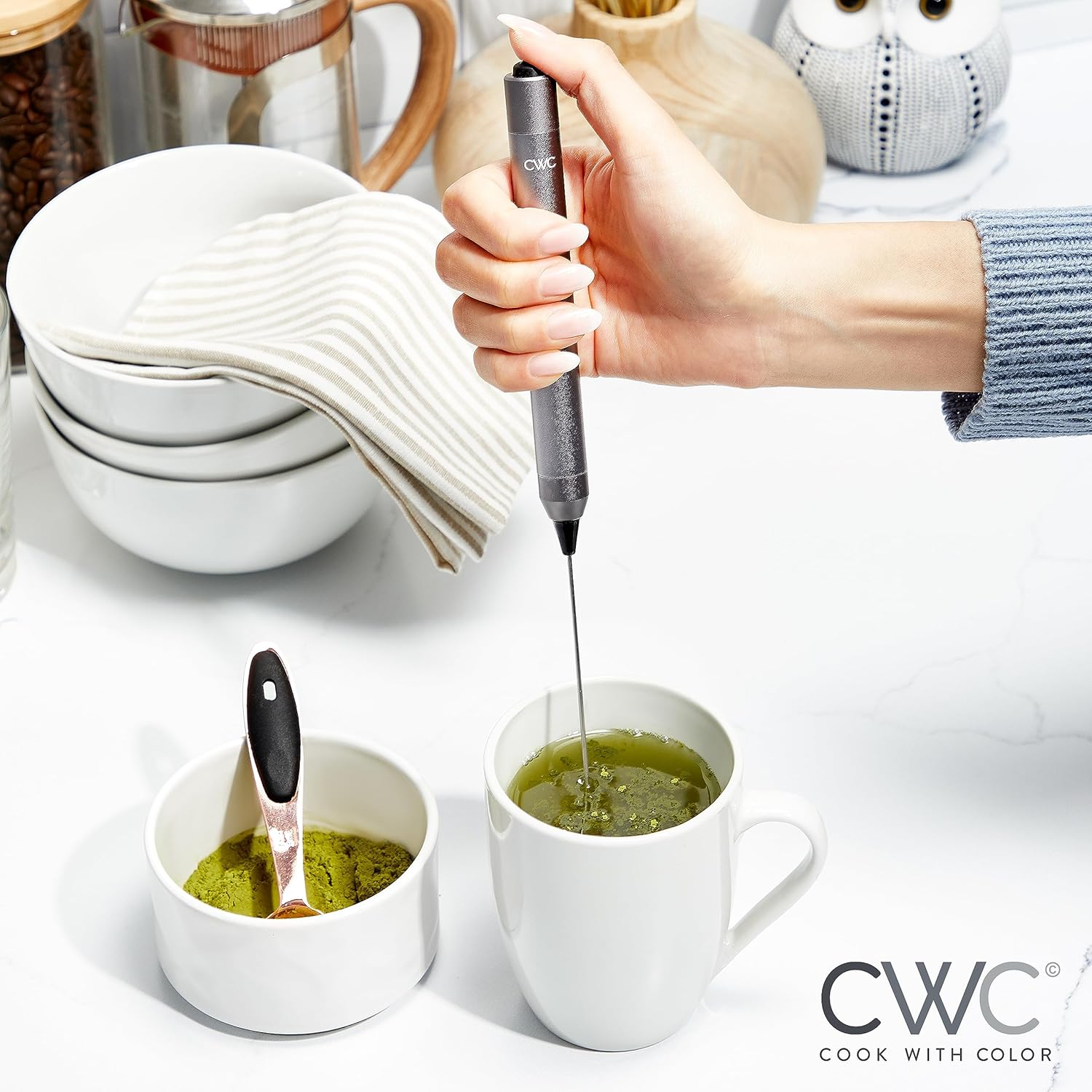 Cook with Color Espumador de leche de mano  Mezclador eléctrico portátil de bebidas, espumador de café, licuadora de mano, mini cafetera de frappe y