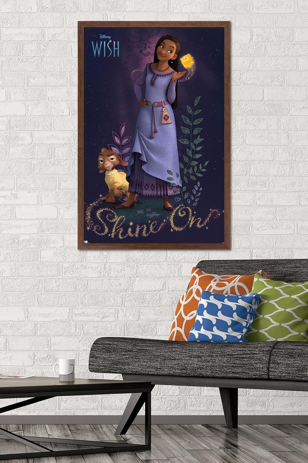 Trends International Disney Wish – Póster de pared Asha, 22.37 x 34.00 pulgadas, versión enmarcada de caoba