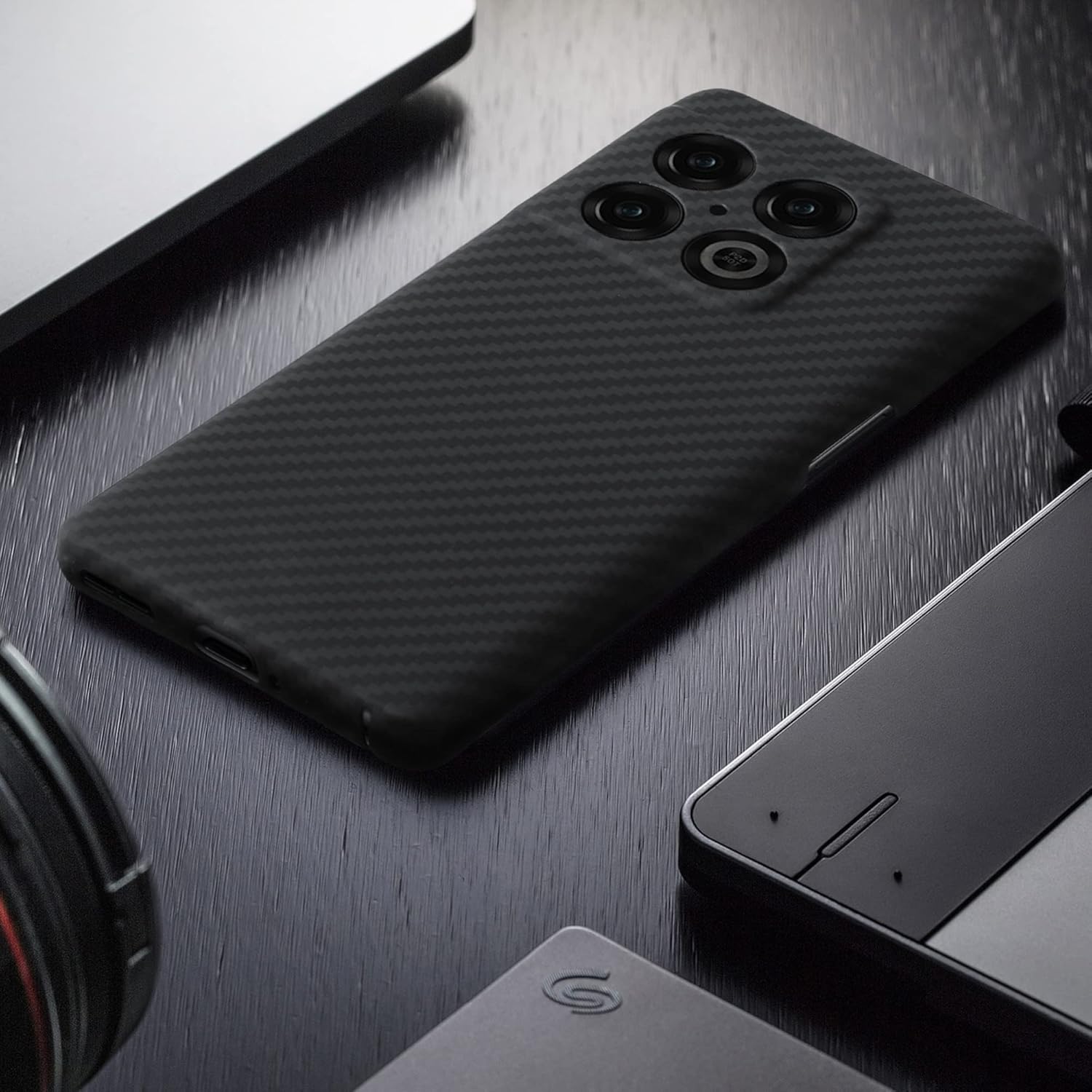 kalibri Funda de fibra de aramida compatible con OnePlus 10 Pro 5G, funda protectora súper delgada y fuerte, color negro mate