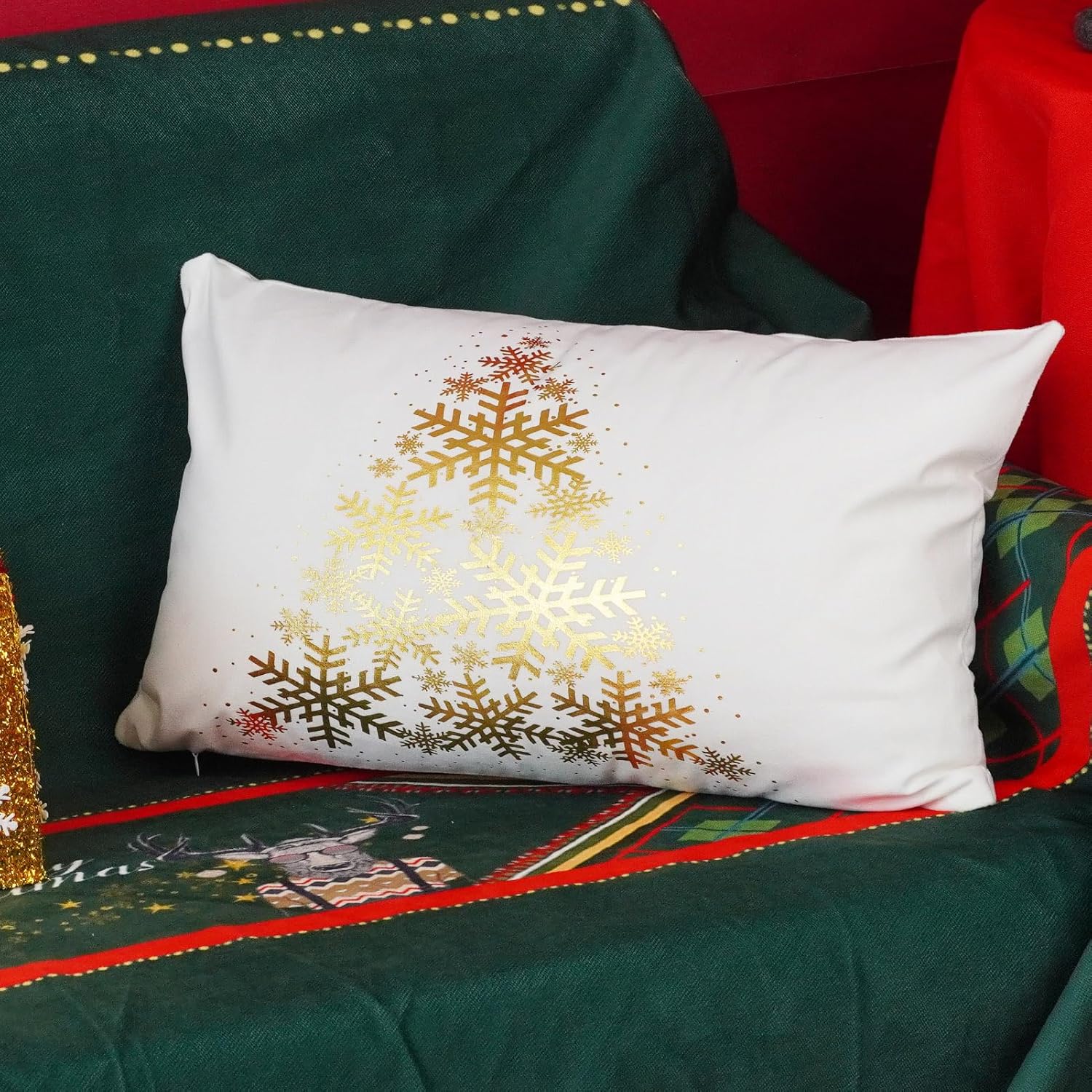 ONWAY Juego de 4 fundas de almohada decorativas de Navidad de 12 x 20 pulgadas, diseño de copos de nieve, renos, decoración dorada para sofá,