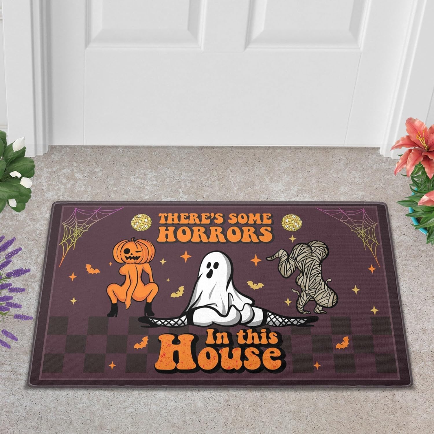 Tapete divertido de Halloween con texto en inglés “There Some Horrors in This House”, tapete divertido para puerta de Halloween, decoración del