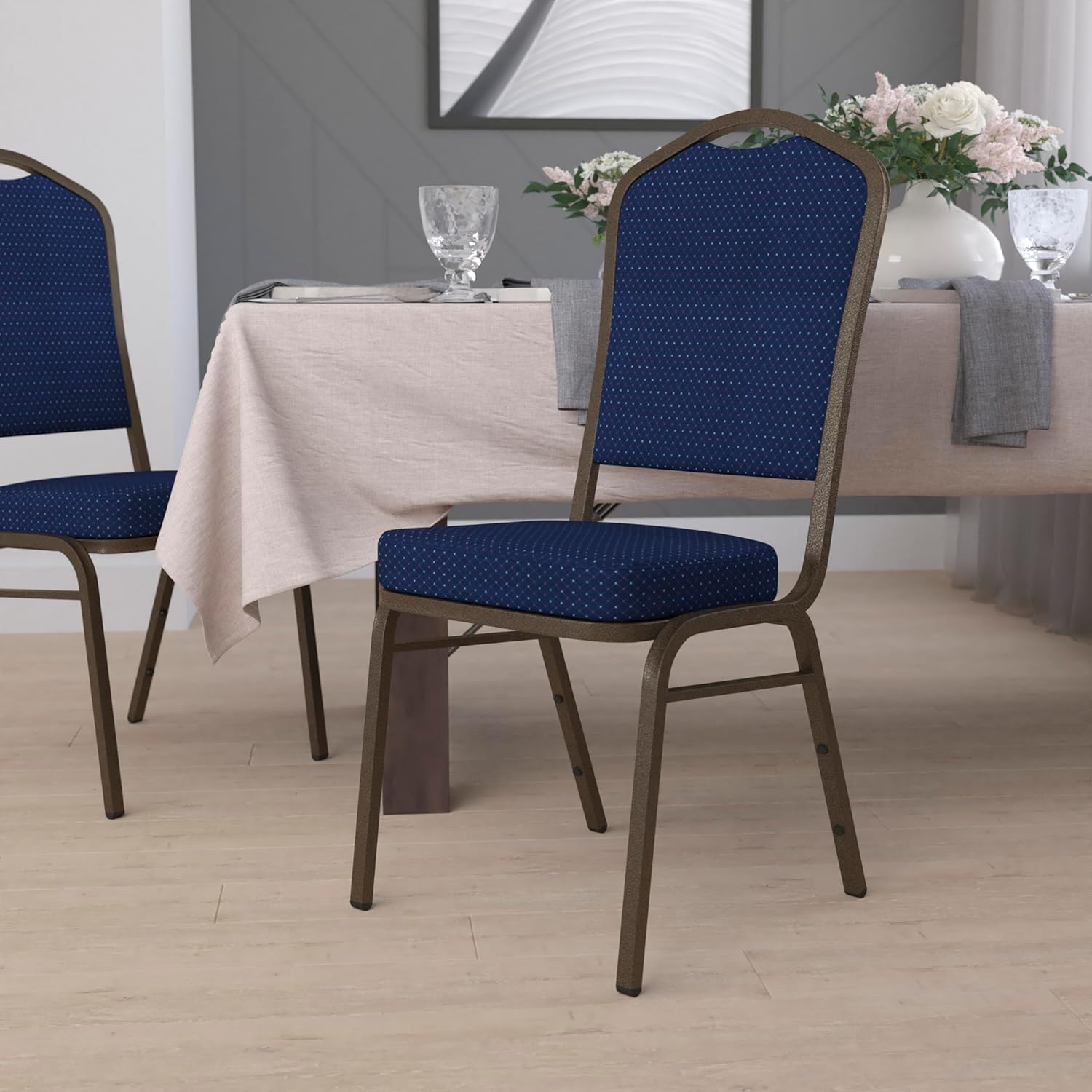 BizChair Silla de banquete de la parte posterior de la corona, tela azul marinomarco de la vena del oro