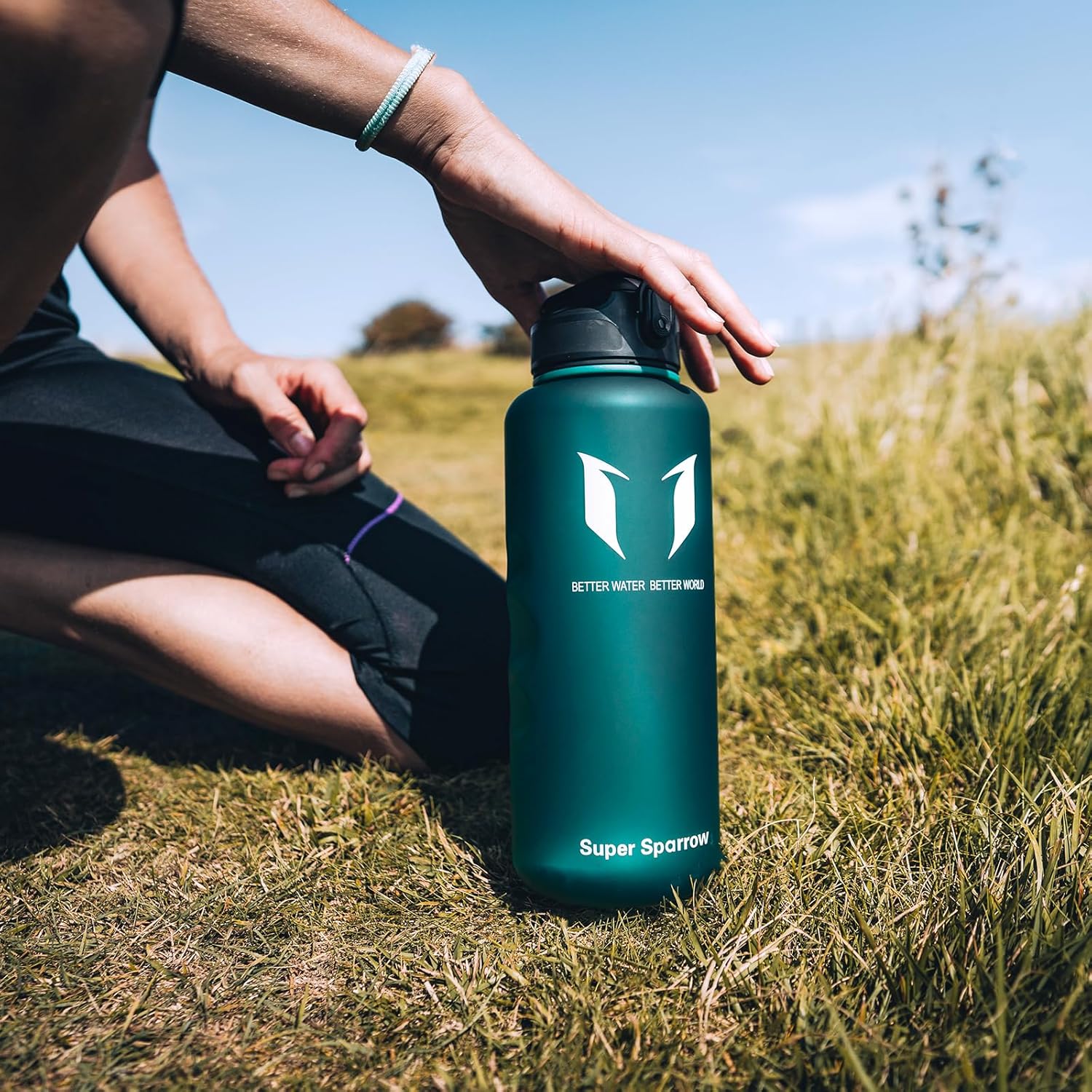 Super Sparrow Sports Water Bottle with Straw – 25 oz32 oz – Non-Toxic BPA Free & Eco-Friendly Tritan Co-Polyester Plastic Water Bottle – Leak Proof