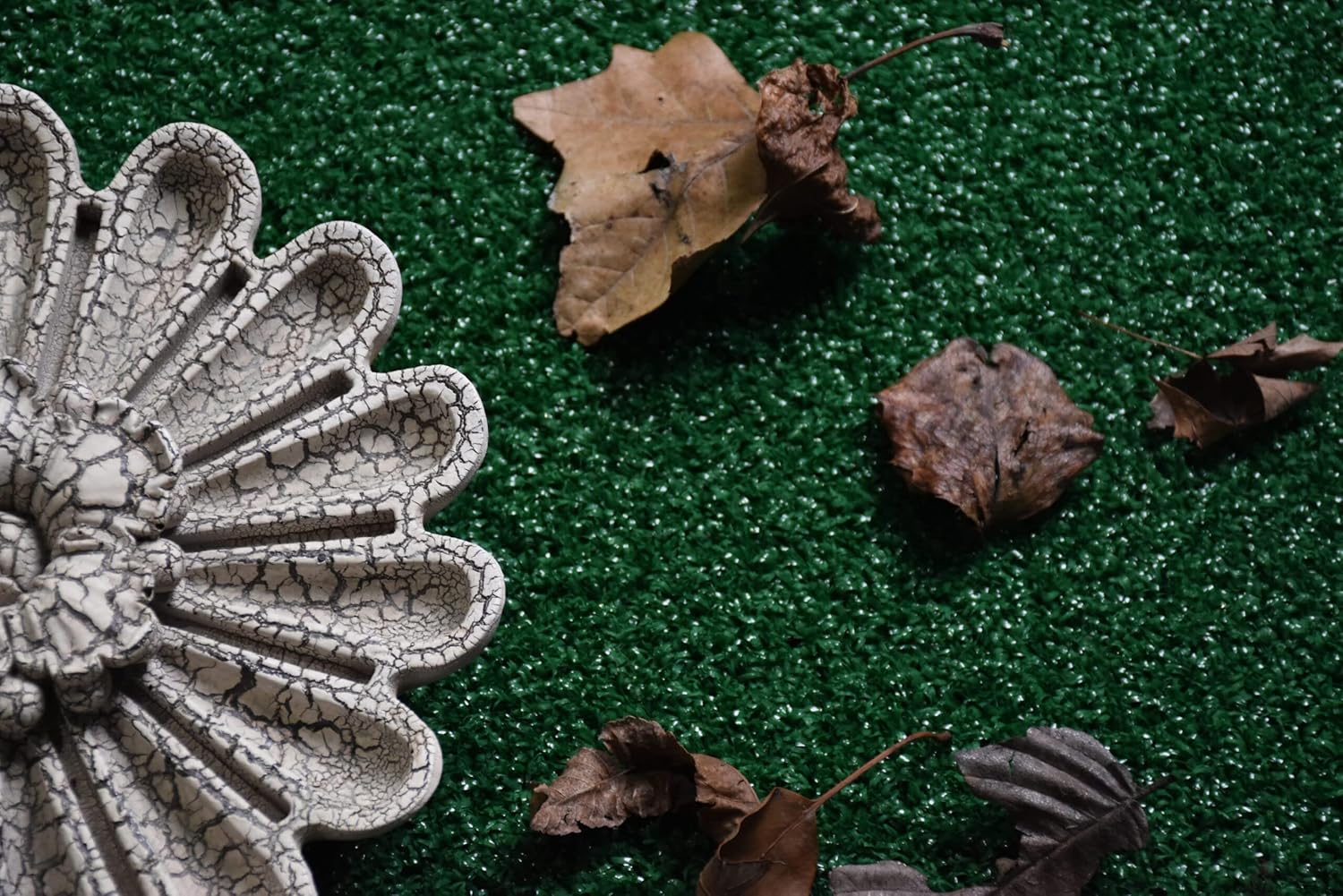 FurnishMyPlace – Alfombra de césped artificial de césped verde de 4 x 8 pies para interiores y exteriores, ideal para terrazas y patios al aire