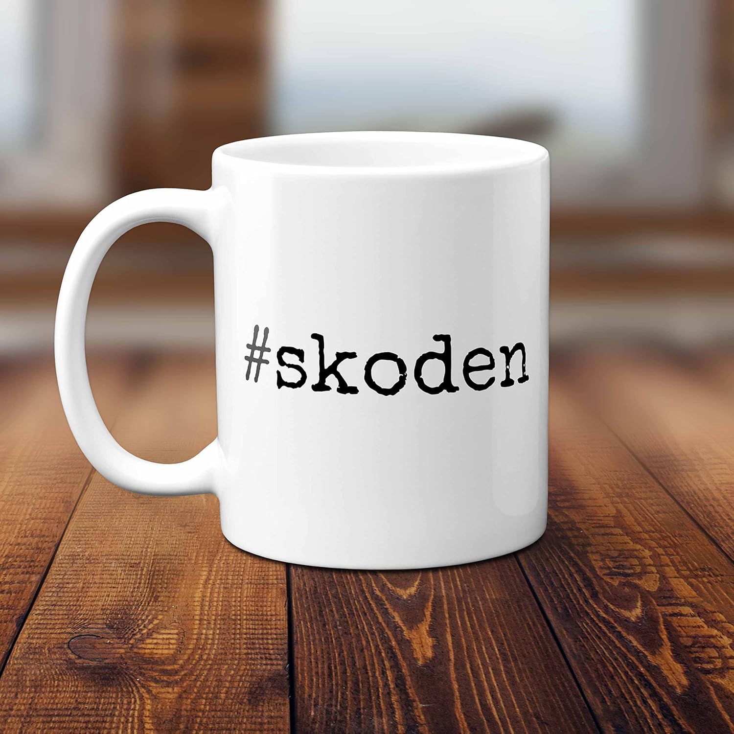 #skoden – Divertida taza de hashtag indio norteamericano. Indígena divertido dicho tribal reservación NDN Rez Life mercancía regalo para hombres y