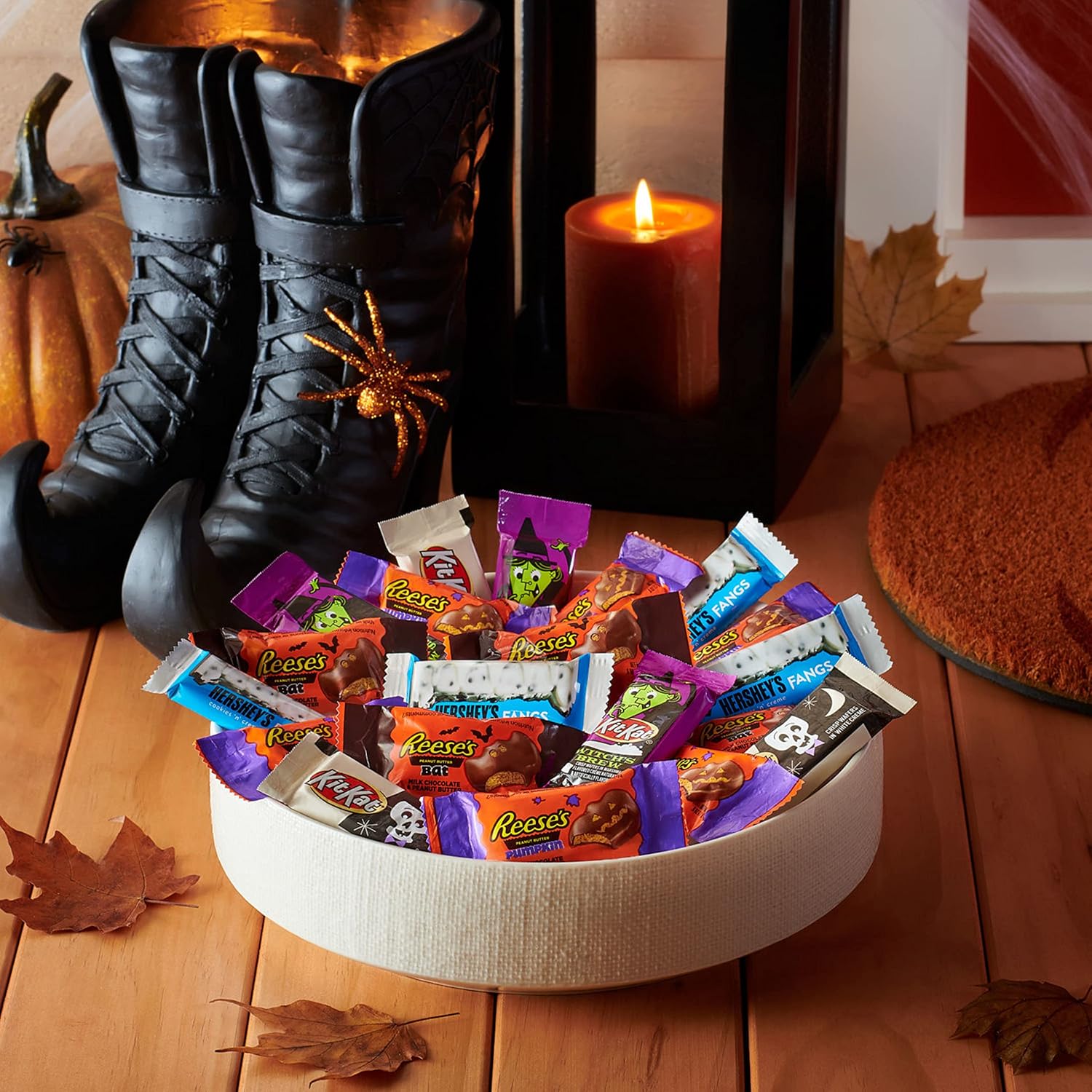 REESE’S, HERSHEY’S and KIT KAT Surtido de sabores de chocolate y crema, bolsa de dulces de Halloween, 22.55 onzas (45 piezas)