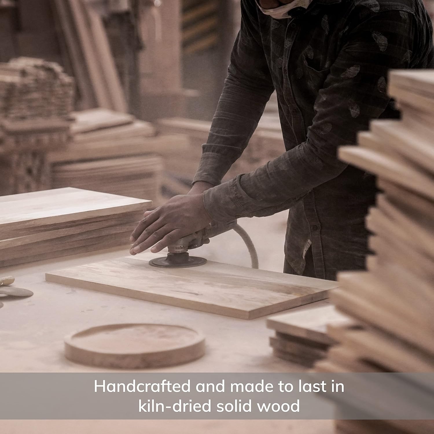 MH London Wandsworth Mesa auxiliar de madera – Mesas pequeñas hechas a mano exclusivamente diseñadas – Mesa auxiliar triangular contemporánea para