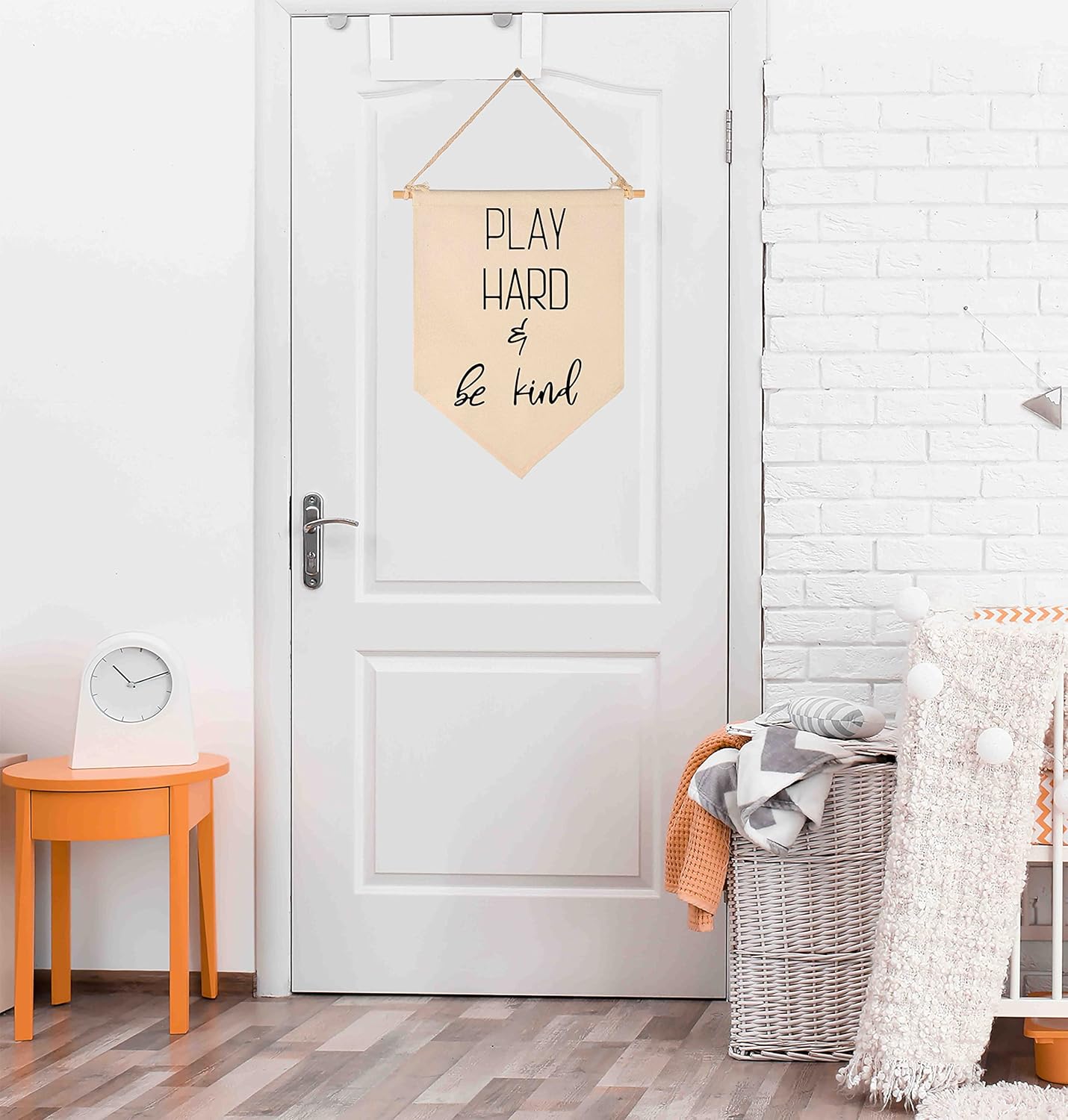 Decoración para habitación de niños con texto en inglés “Play Hard and be Kind”, banderín colgante de lona para pared, regalo para guardería,