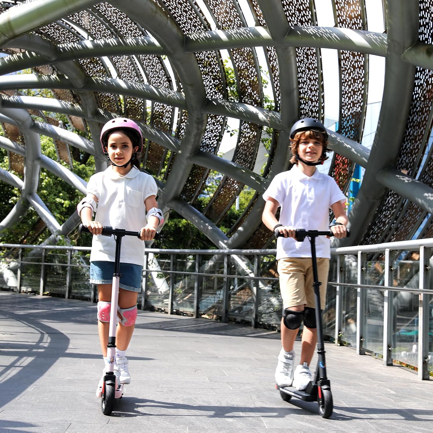 Caroma Patinete eléctrico E32E35 para niños, altura y velocidad ajustables, motor de 150 W, scooter eléctrico para niños de 6 a 12, 10 Mph y 7