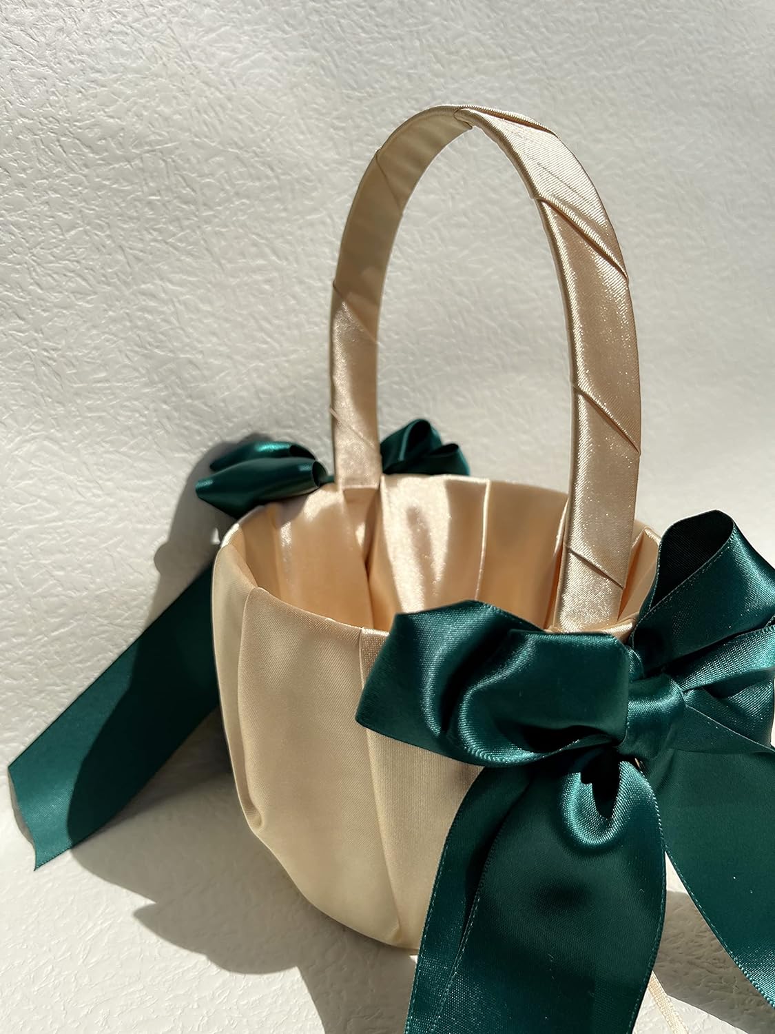 Uwedding Cesta de boda dorada para niña con lazo de satén verde oscuro, decoración de boda, aniversario, renovación de votos, recuerdo de fiesta,