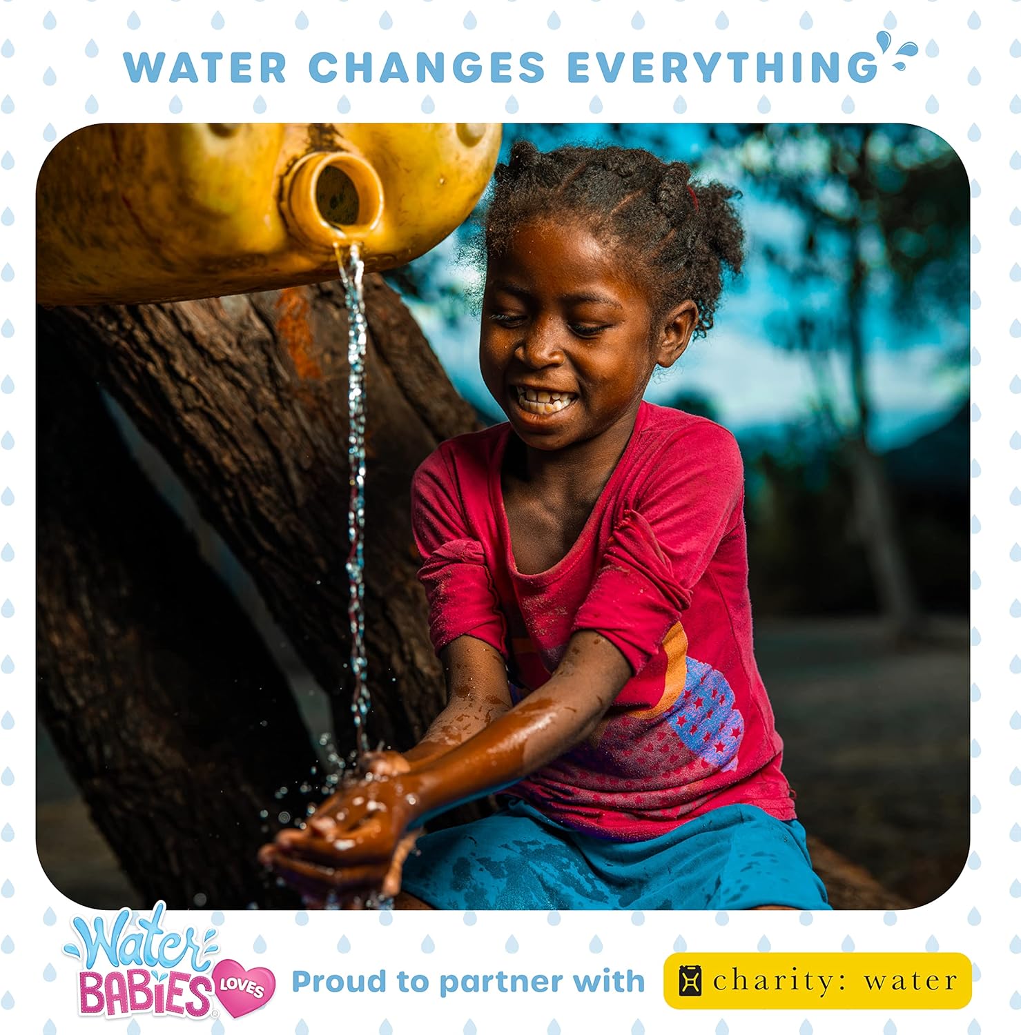 WaterBabies Just Play – Muñeca Sweet Cuddlers, Donuts, apoya una asociación con caridad agua, muñeca de bebé llena de agua, juguetes para niños a
