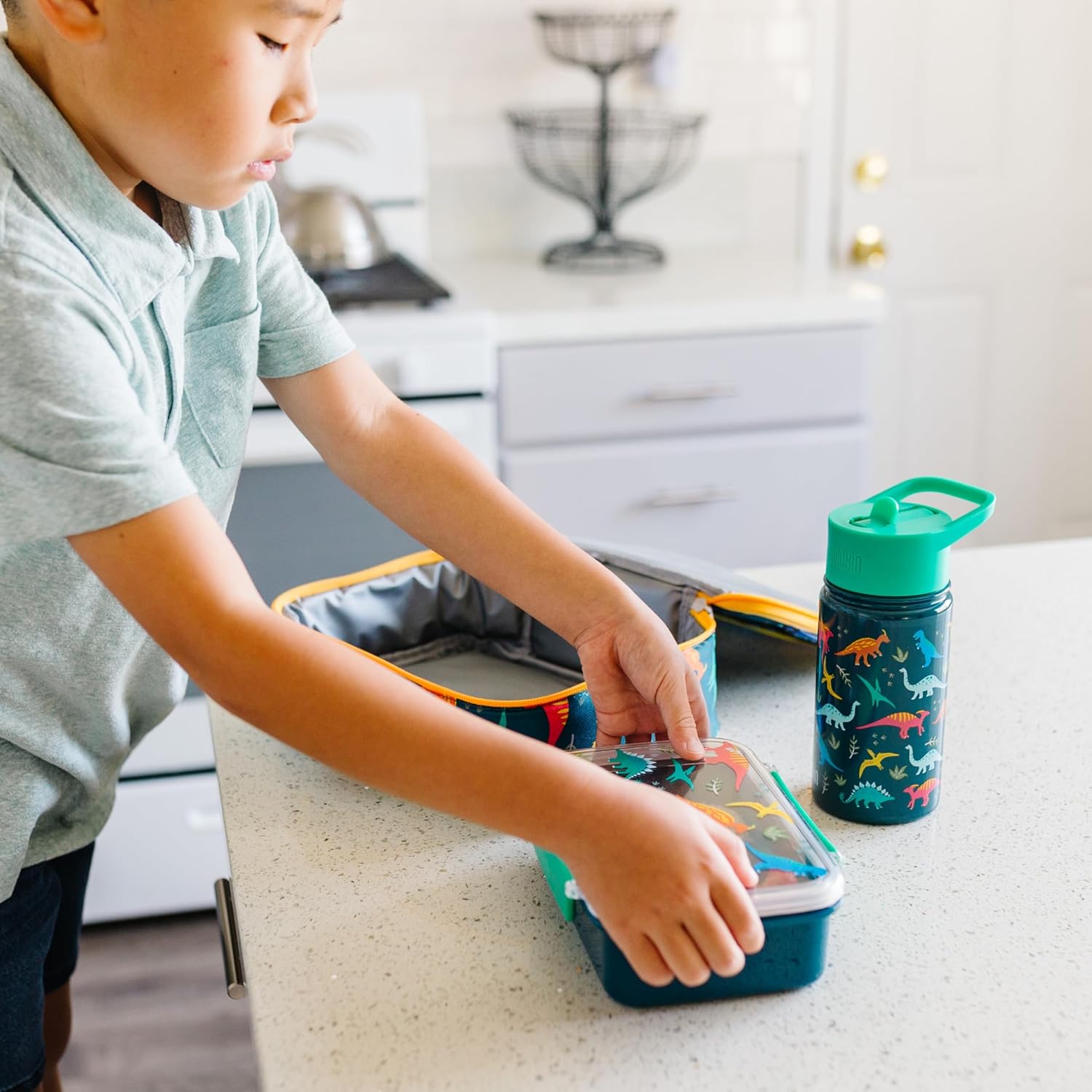 Wildkin Recipiente de plástico para alimentos para niños y niñas, perfecto para guardería y preescolar, recipientes de almacenamiento de alimentos