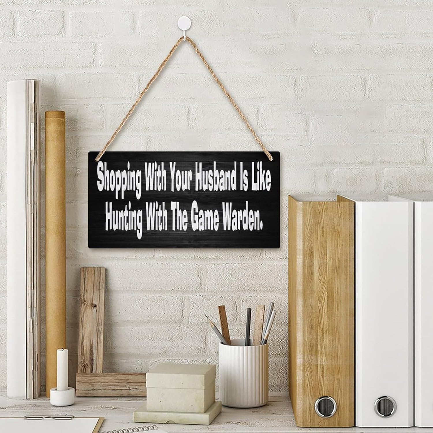 Shopping With Your Husband Is Like Hunting With The Game Warden – Letrero de pared de madera para decoración del hogar, decoración del hogar, sala