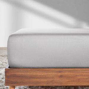 California Design Den Sábana bajera ajustable tamaño Queen con bolsillo profundo, 100% satén de algodón suave, elástico duradero, indicadores California Design Den Sábana bajera ajustable tamaño Queen con bolsillo profundo, 100% satén de algodón suave, elástico duradero, indicadores