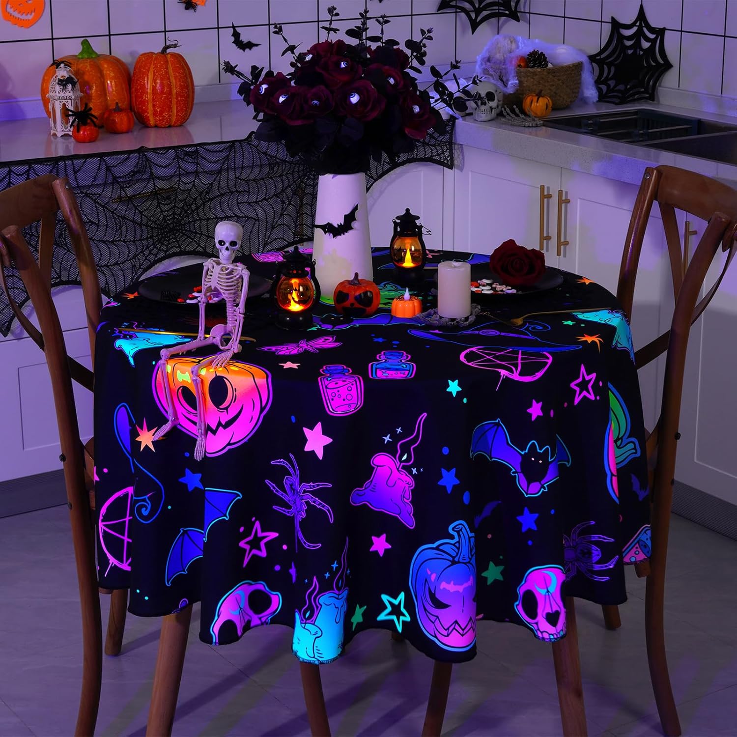 Alishomtll Mantel redondo fluorescente de Halloween de 60 pulgadas, mantel redondo para pedir dulce o truco, mantel impermeable con calabazas,