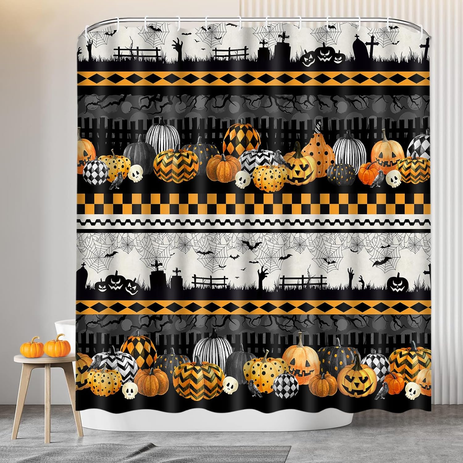 Ikfashoni Juego de 4 cortinas de ducha de Halloween con alfombras, juego de cortinas de ducha de calavera de calabaza aterradora con 12 ganchos,