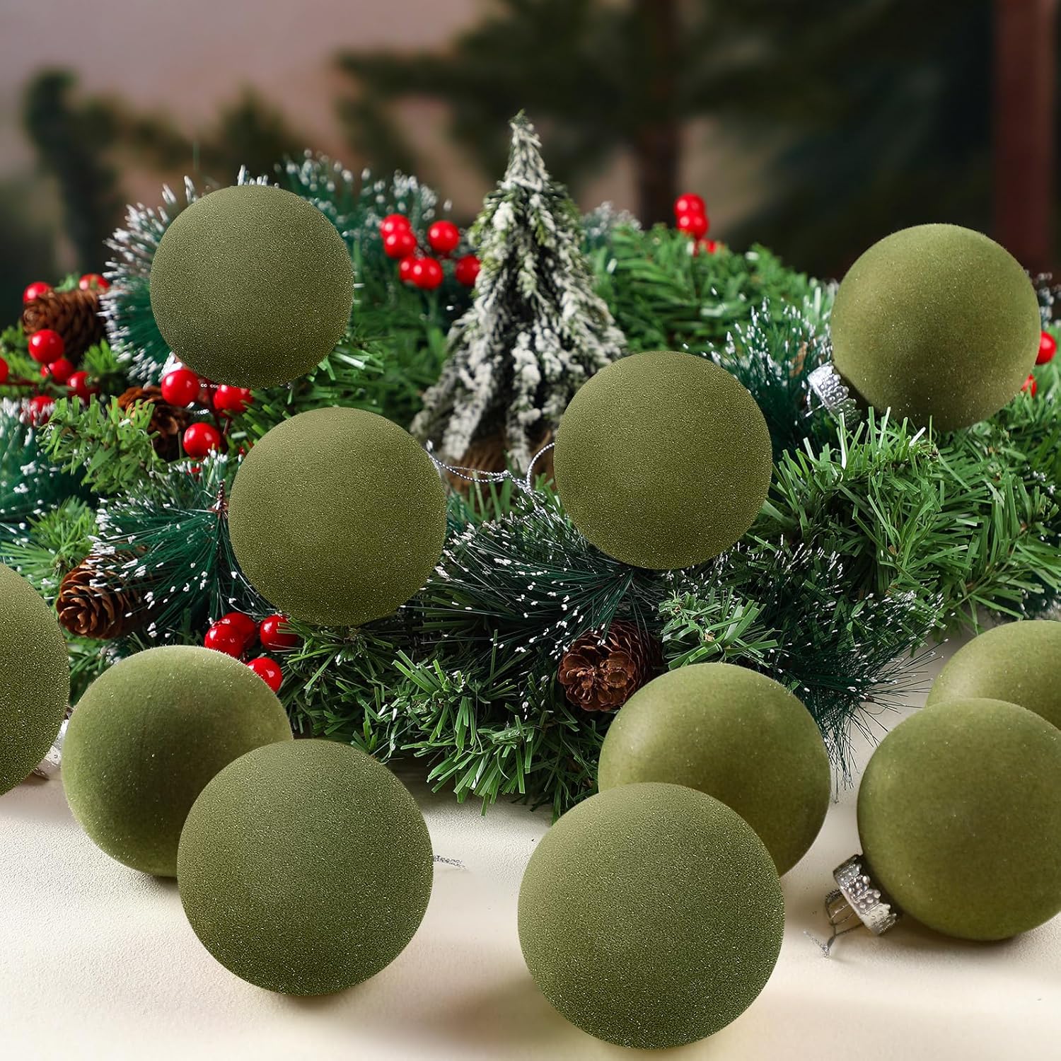 15 bolas de Navidad de terciopelo a granel, adornos de bola de árbol de Navidad flocadas, bolas de plástico, adornos decorativos para colgar,