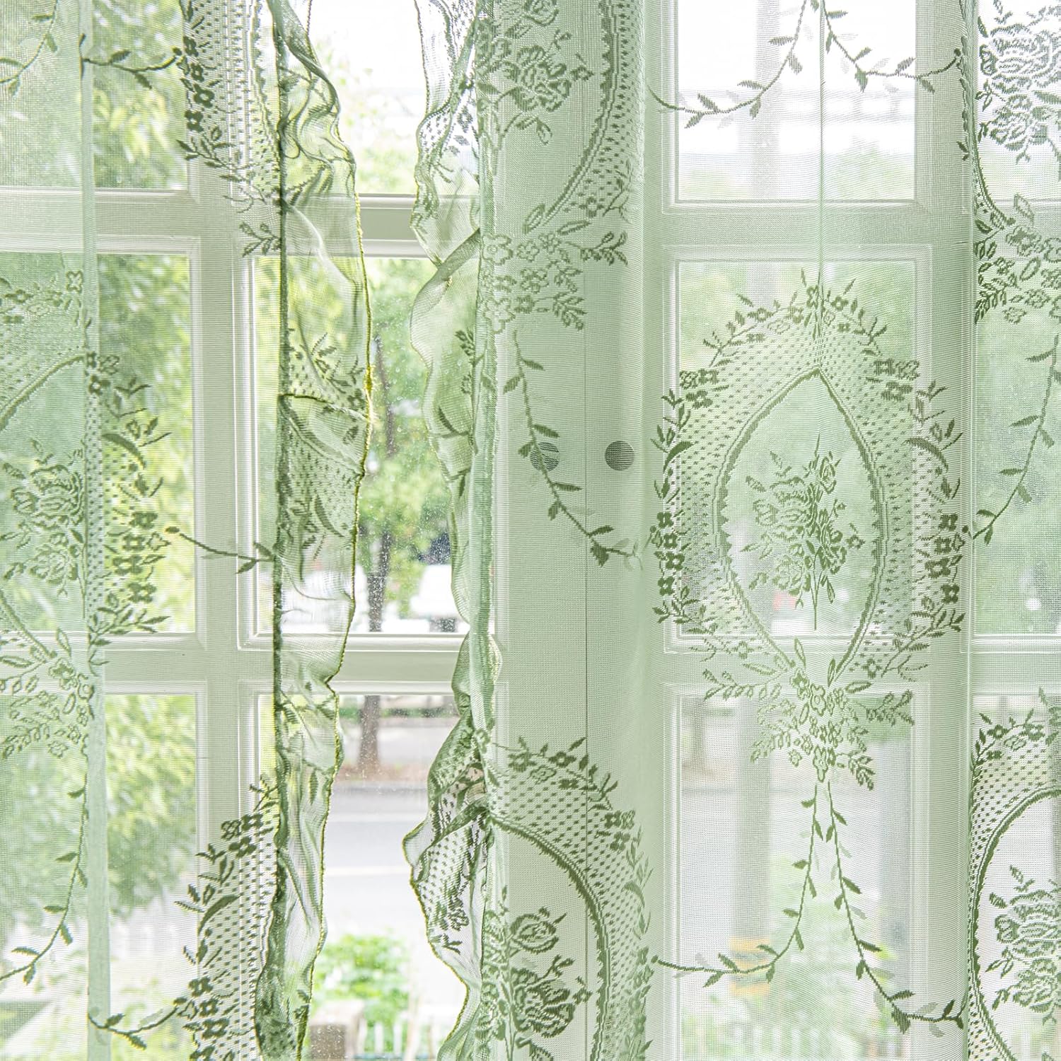 Deeprove Juego de 2 paneles de cortinas de encaje verde de 63 pulgadas de largo, diseño floral verde oliva rococó, borde festoneado con volantes,