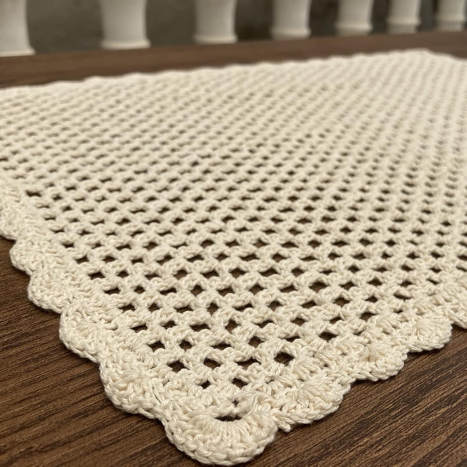 Mantel pequeño de algodón de ganchillo beige para mesa, protector rectangular para mesita de noche, cómoda para dormitorio, 12 x 17 pulgadas