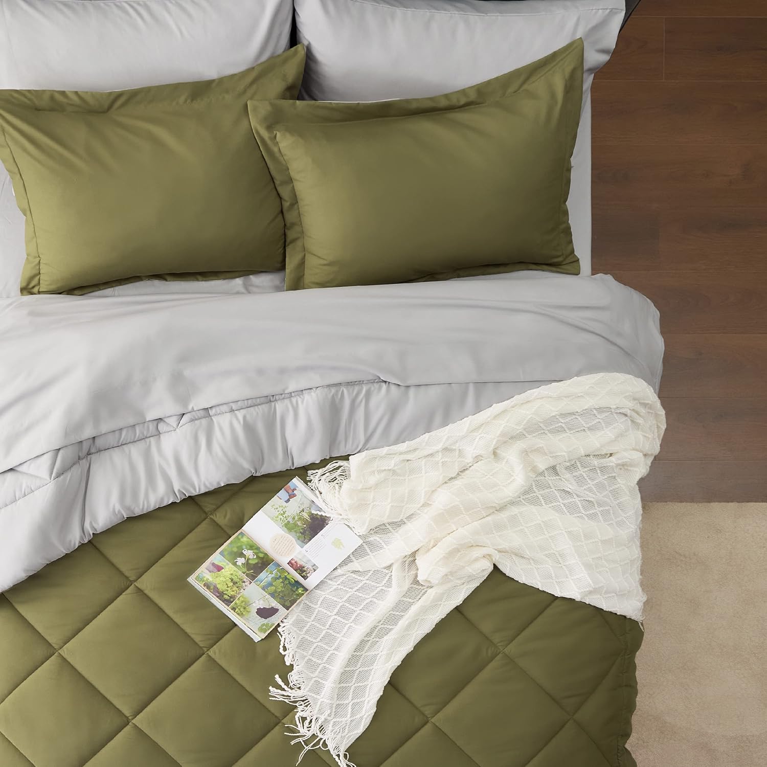 Bedsure Juego de edredón, de tamaño individual, reversible, de 5 piezas, en una bolsa, con edredón, sábanas, fundas de almohada y fundas, verde oliva