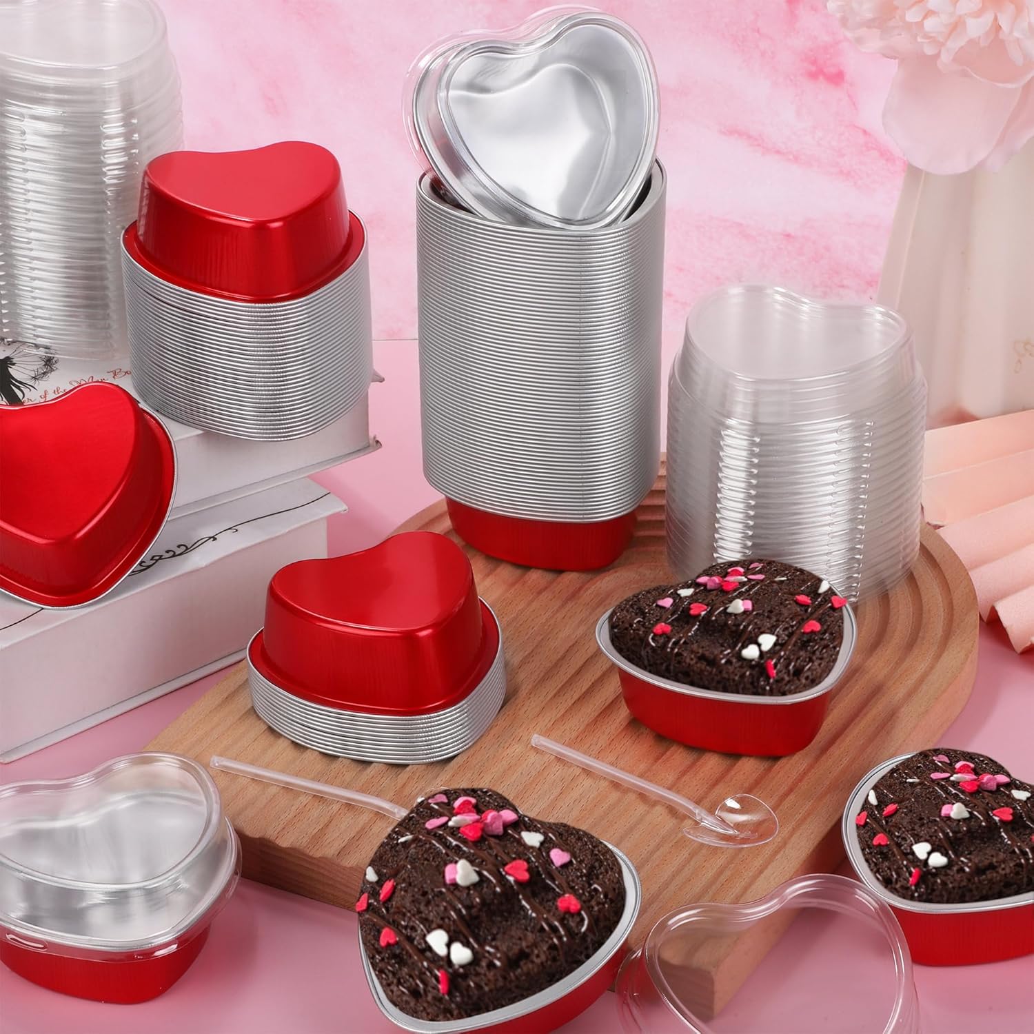 120 piezas de 3.4 onzas de 3.4 onzas en forma de corazón de San Valentín con tapas y cucharas, mini moldes de papel de aluminio para pasteles,