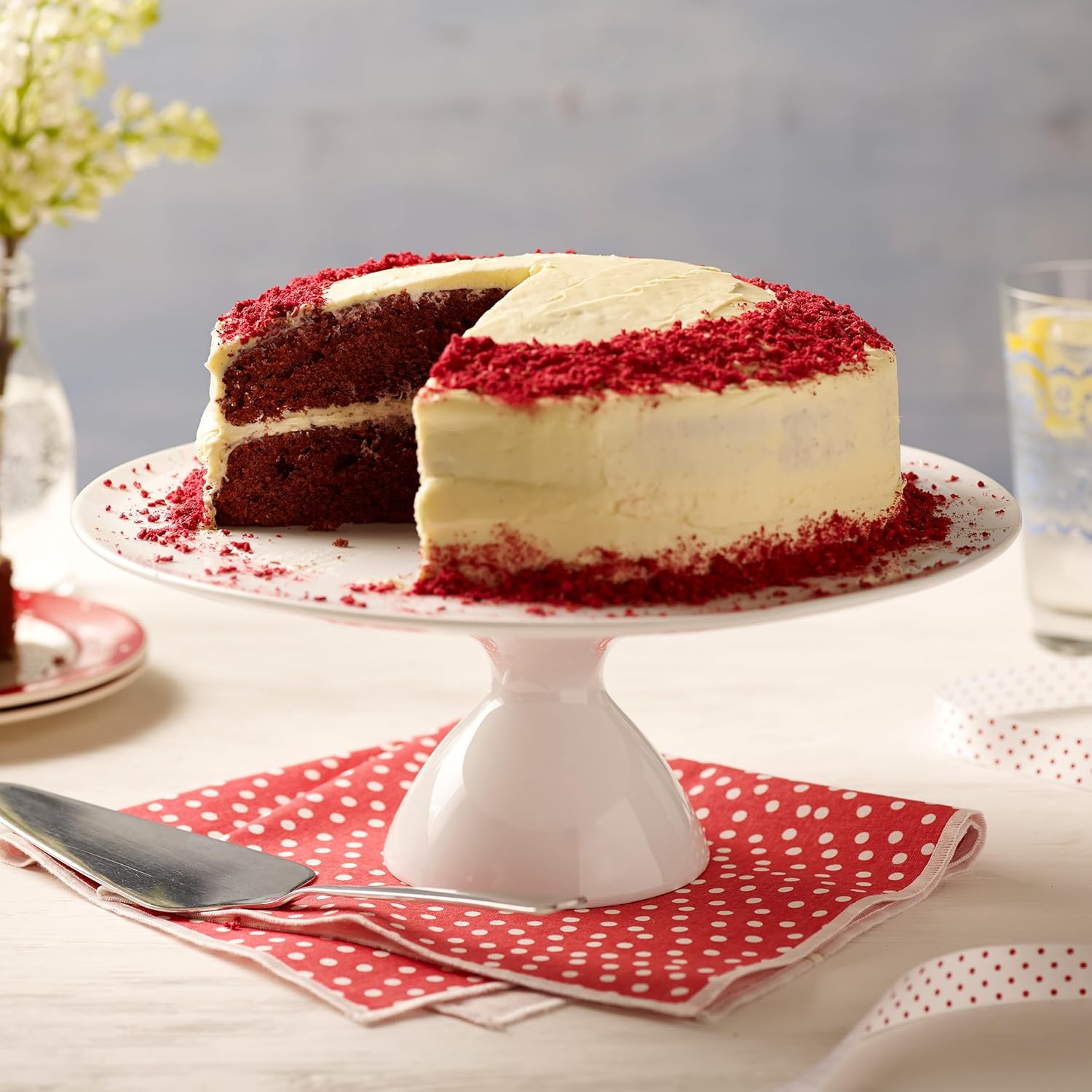 Betty Crocker Delights Mezcla de pastel de terciopelo rojo súper húmedo, 13.25 onzas (paquete de 12)