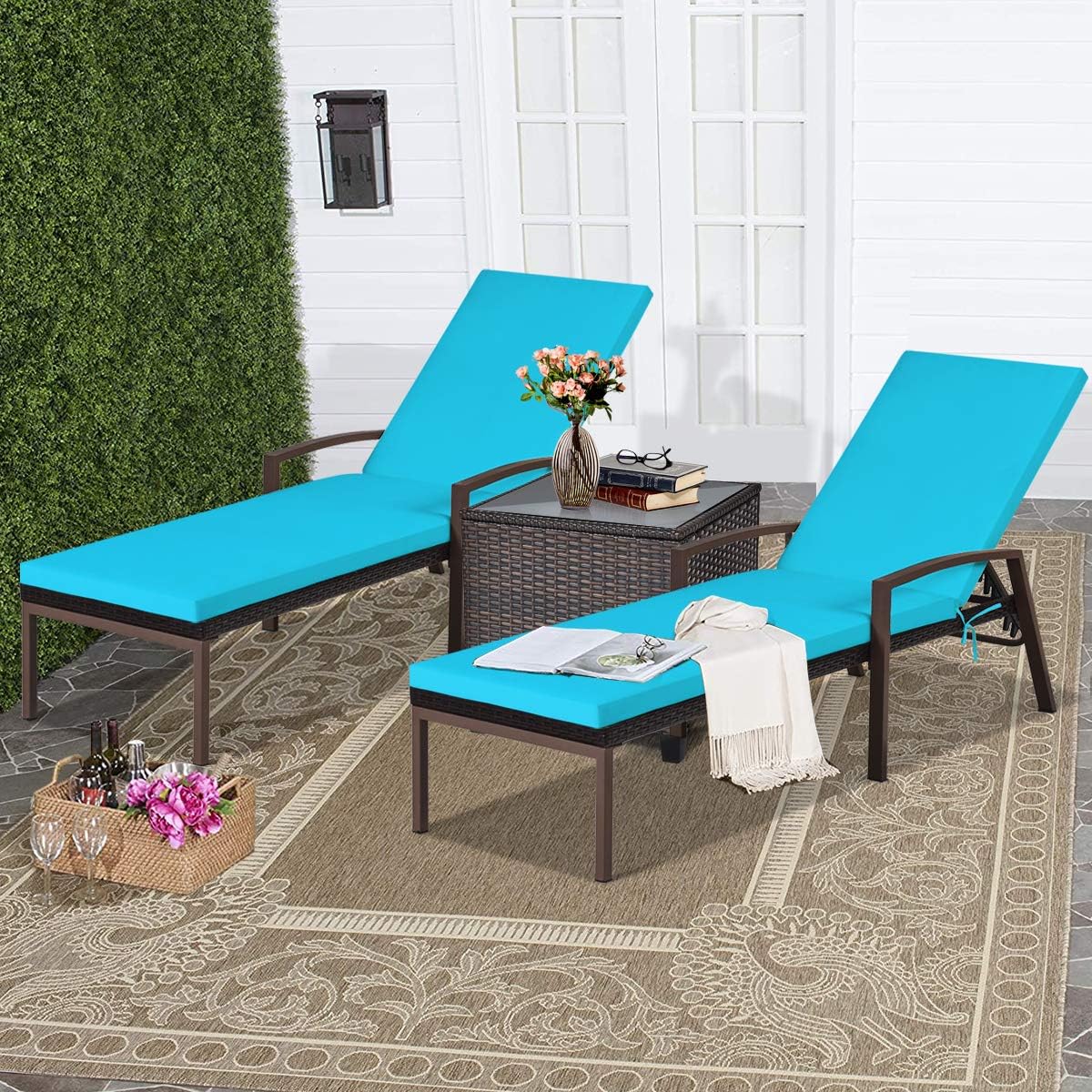 Tangkula Tumbona de ratán para patio, tumbona reclinable para exteriores con cojín y reposabrazos, tumbona de mimbre con respaldo ajustable para