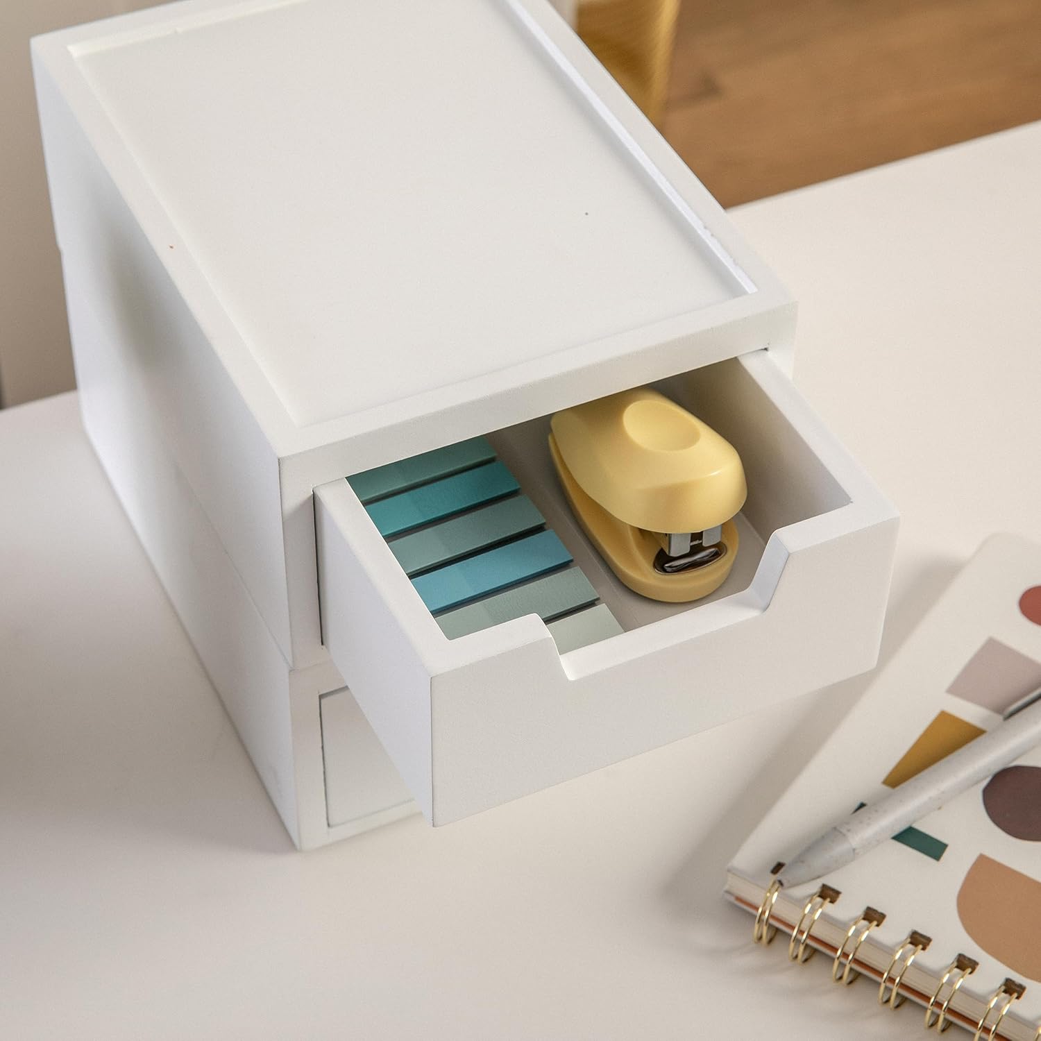 Martha Stewart Weston – Cajas de almacenamiento apilables de madera con cajones extraíbles, organizadores de almacenamiento de madera de ingeniería,