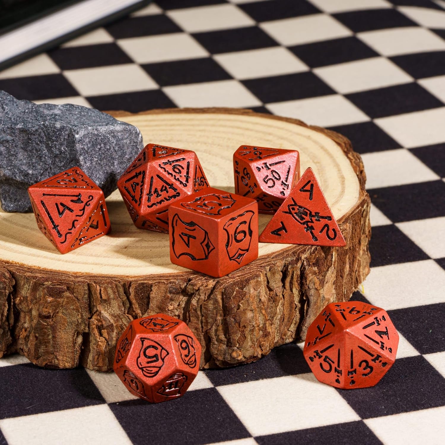 DND – Juego de dados poliédricos de 7 piezas con escudo y patrón de espada para juegos de rol de Calabozos y Dragones y juegos de mesa (naranja)