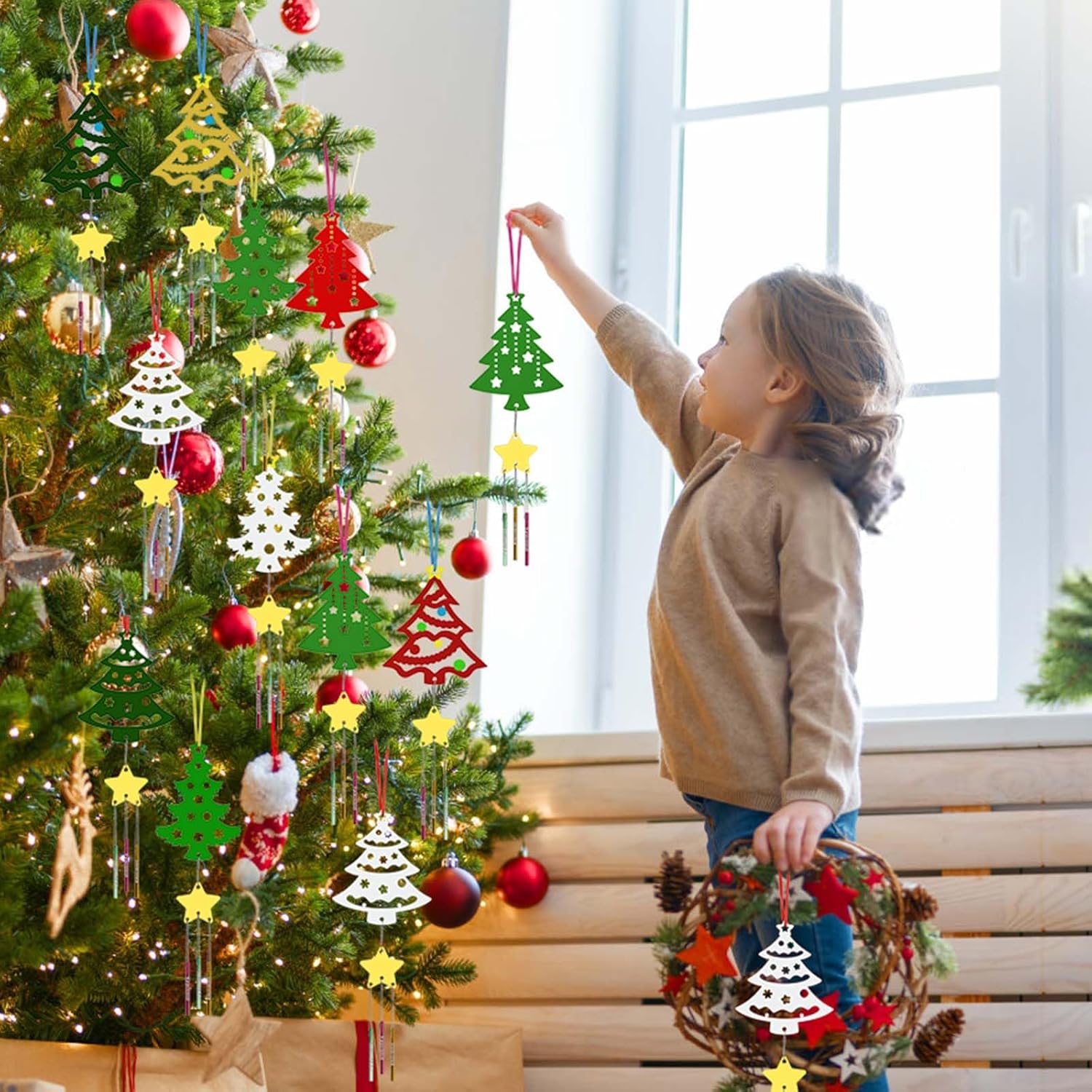 Paquete de 12 carillones de viento para niños, kits de manualidades de Navidad, carillón de viento de madera sin terminar, adornos de árbol de