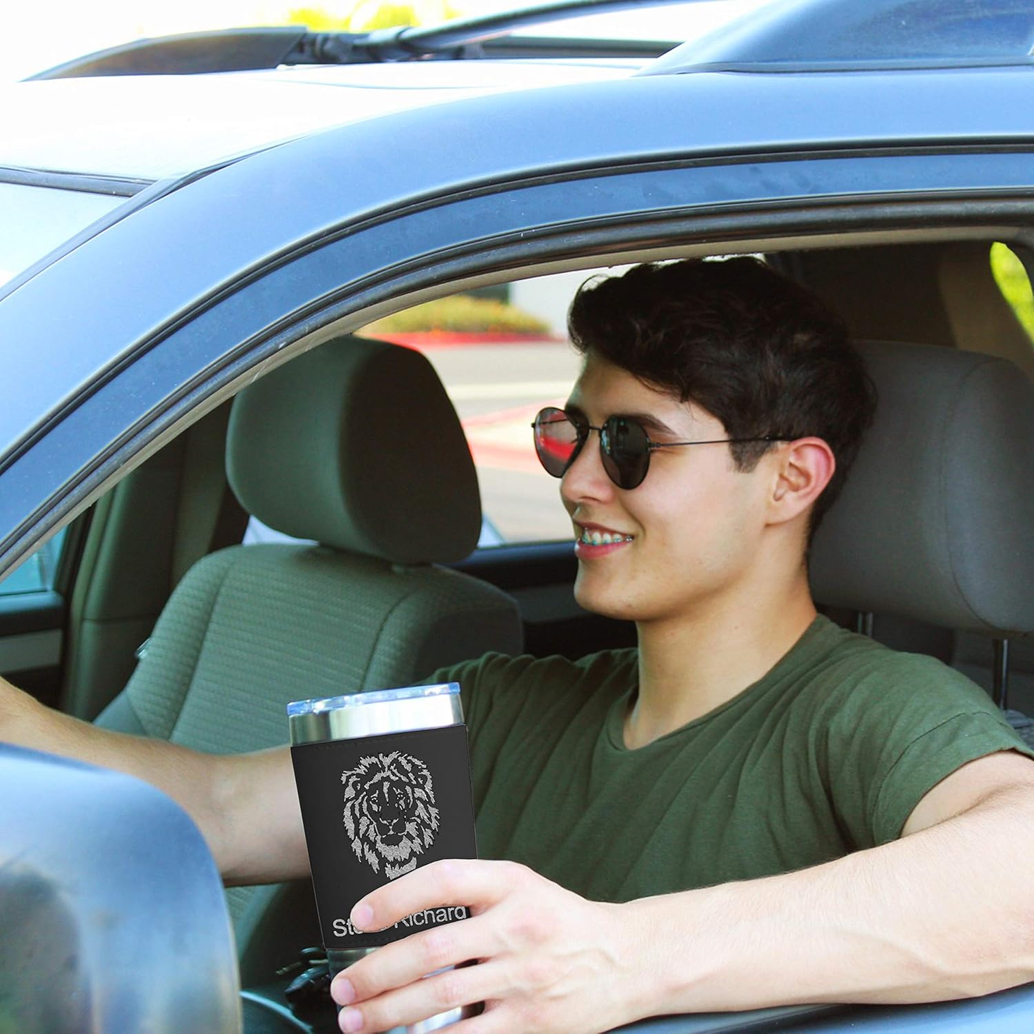 LaserGram Taza aislada al vacío de 20 onzas, cabina de camión, grabado personalizado incluido (piel sintética, negro)
