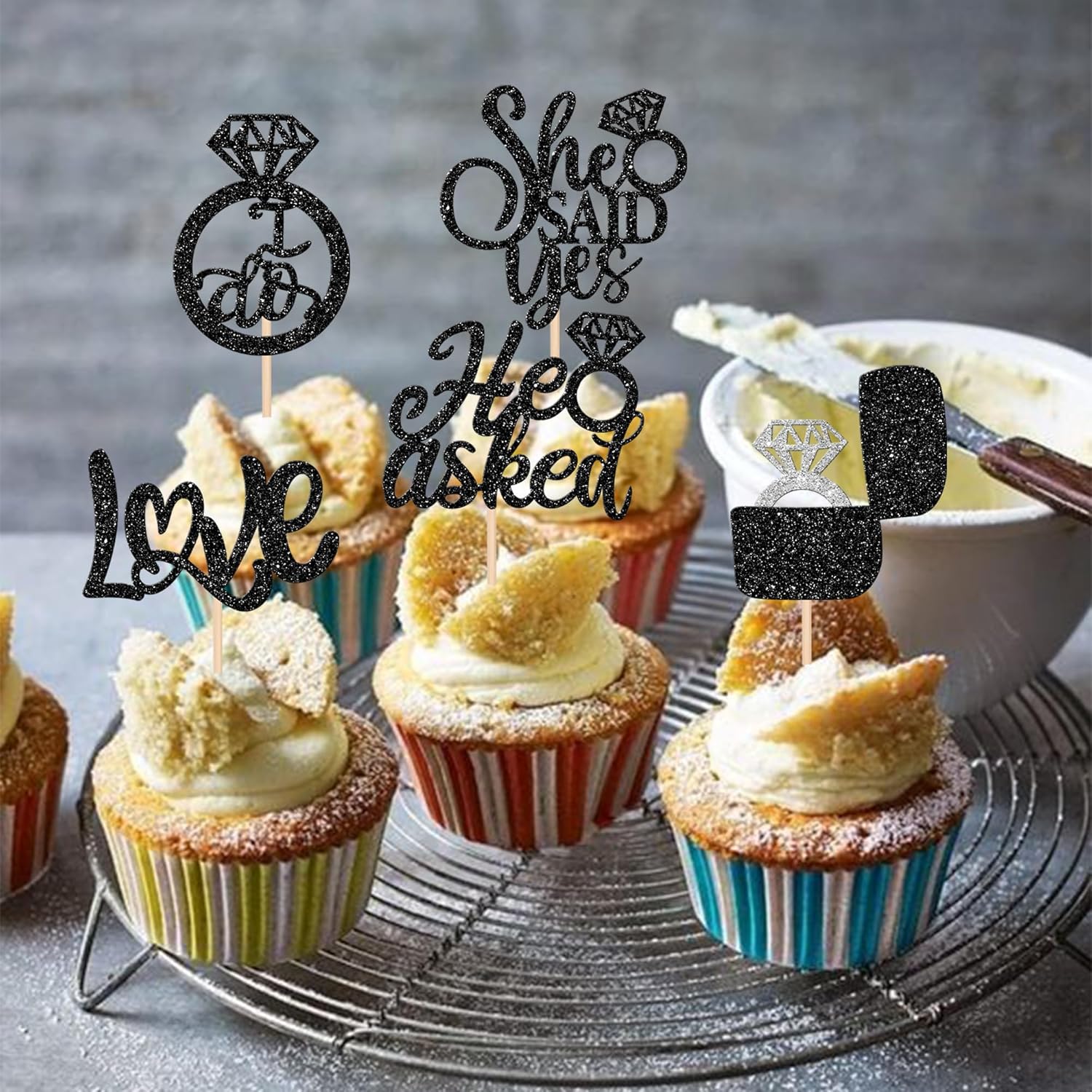 30 piezas de adornos para cupcakes con texto en inglés “He Asked She Said Yes Love I Do”, anillos de diamantes para bodas, despedidas de soltera,