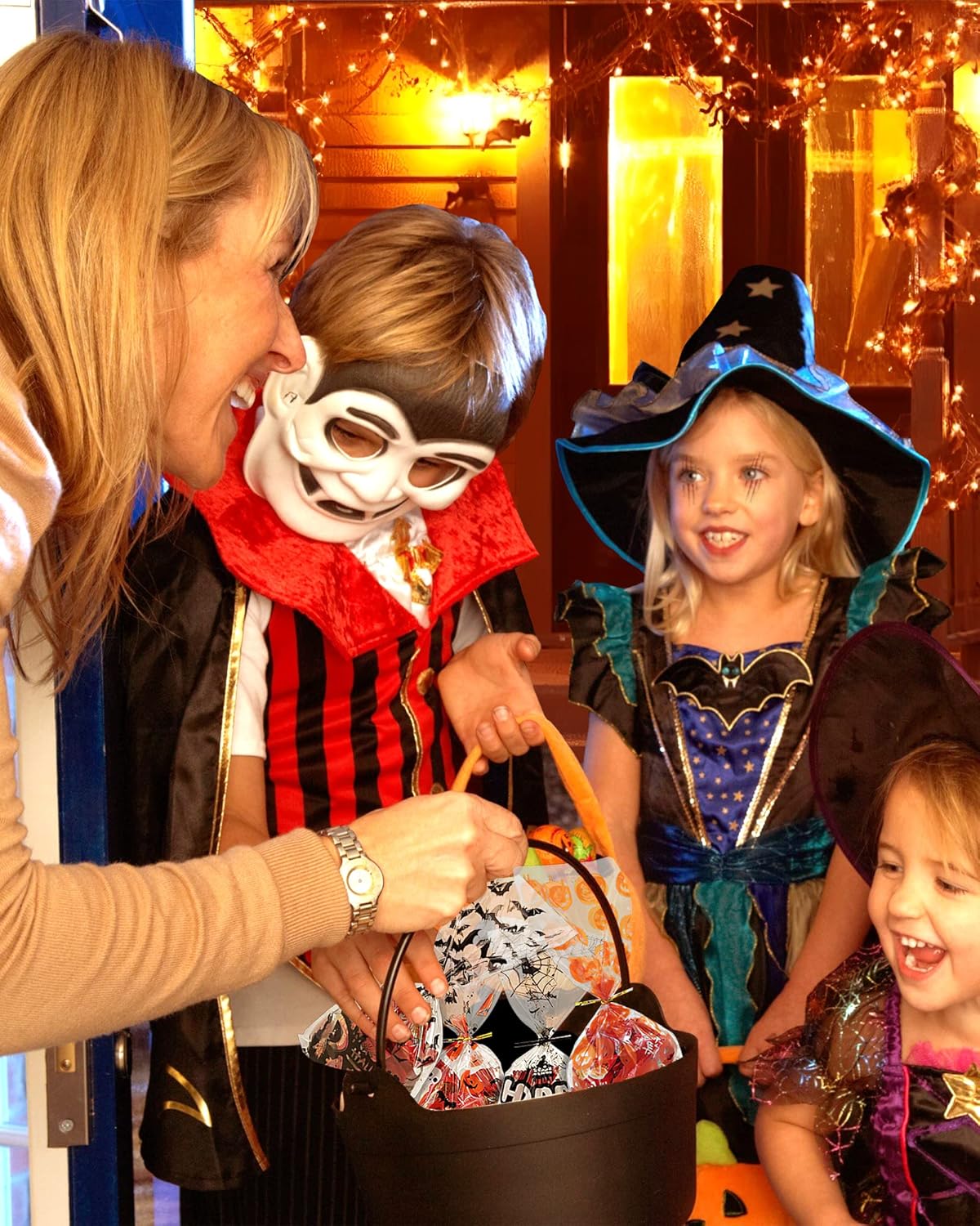 NESIMY Bolsas de golosinas de Halloween para celofán, bolsa de celofán a granel con lazos giratorios para dulce o truco, regalos y recuerdos de
