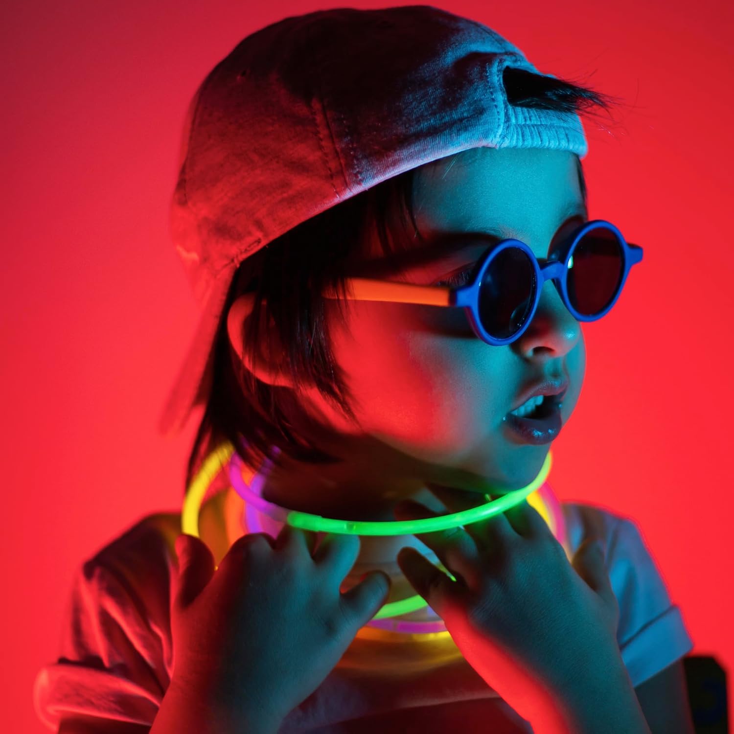 Glowsticks – Paquete de 1200 piezas de fiesta a granel que incluye 600 palillos brillantes de 8 pulgadas y 600 conectores, pulseras y collares,