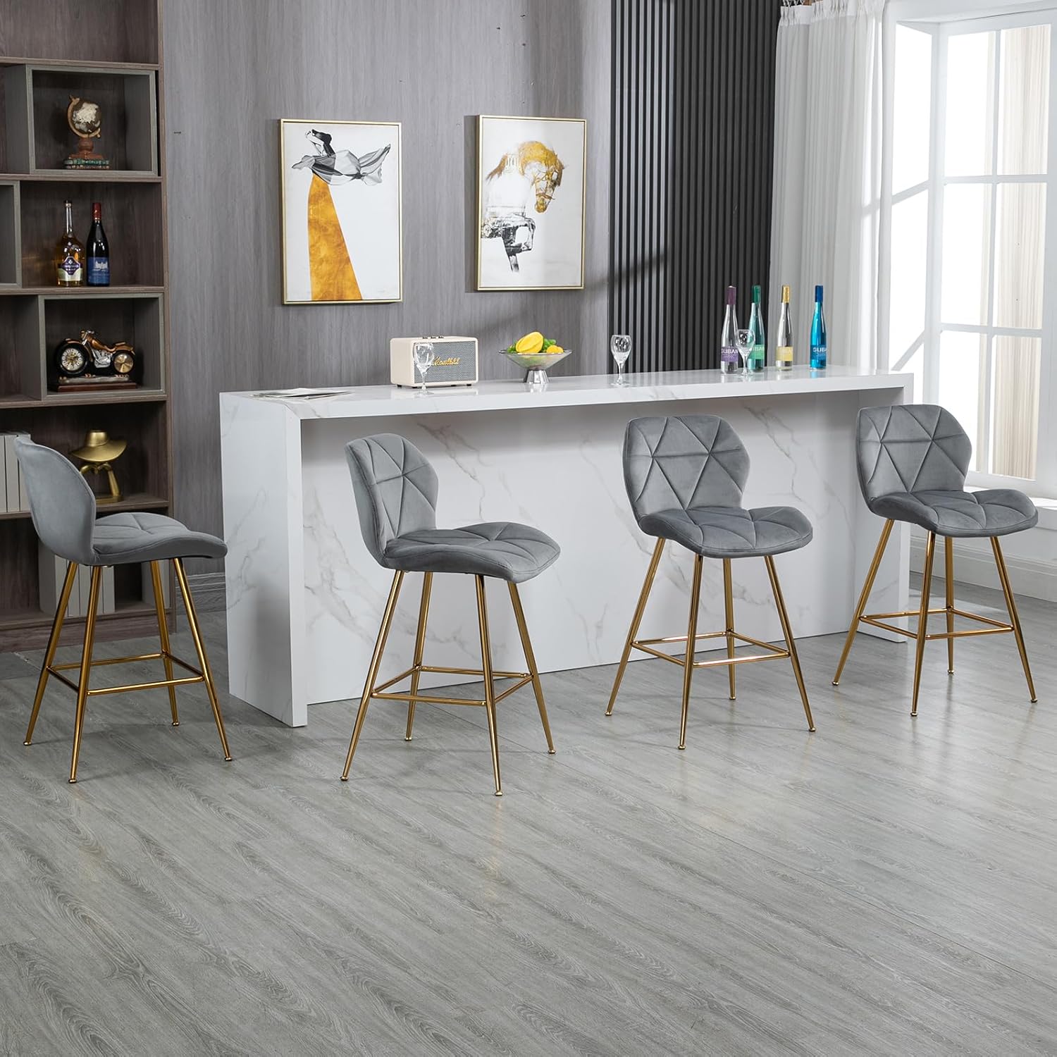 ZJhome Juego de 4 taburetes de bar modernos de terciopelo de 24 pulgadas, taburetes de bar de altura de encimera con reposapiés y patas doradas para
