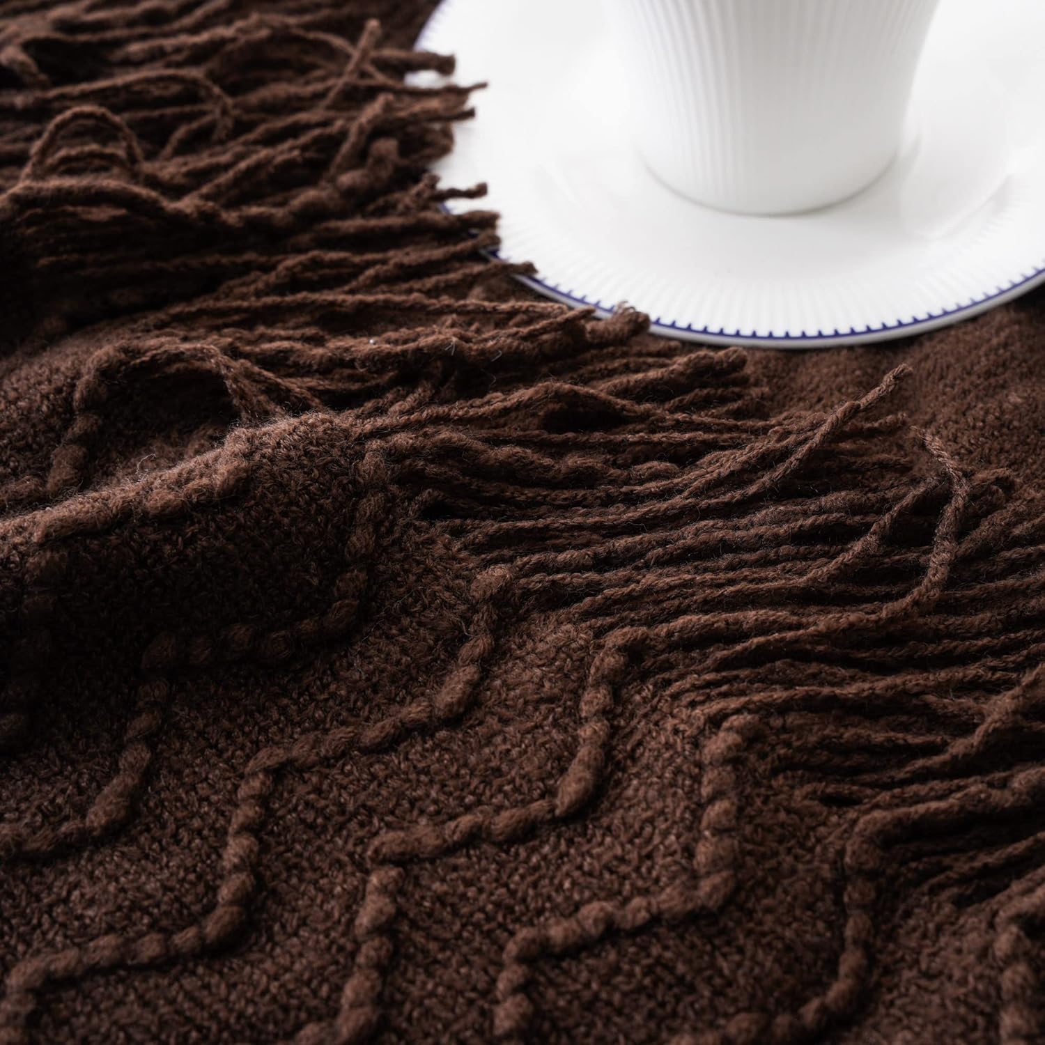 BATTILO HOME Manta marrón oscuro para sofá, manta bohemia para decoración del hogar, manta decorativa de punto chocolate para silla, sofá, cama, 50