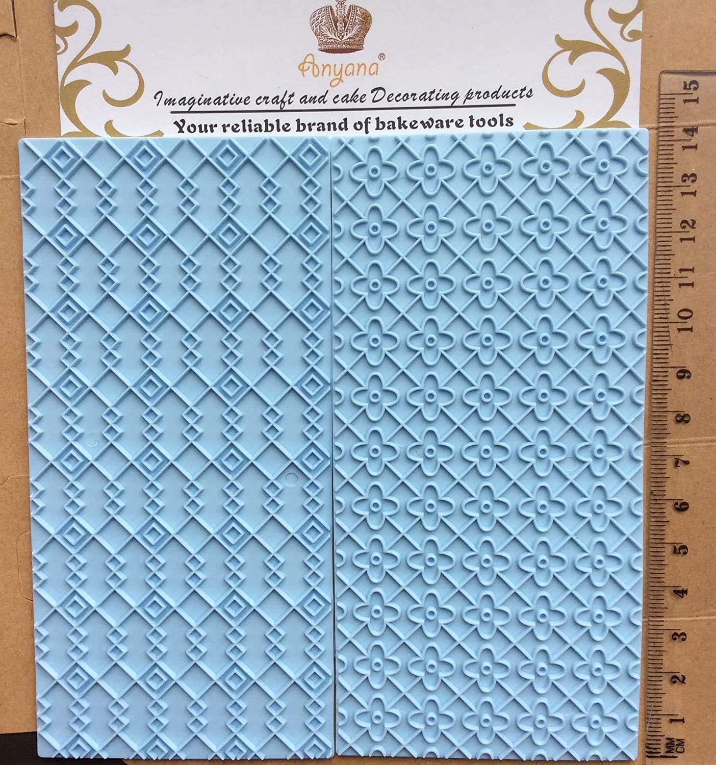 Anyana Juego de 12+6 moldes de glaseado en relieve de plástico gratis Kits de madera ladrillo adoquín acolchado cuadrícula diamante diseños