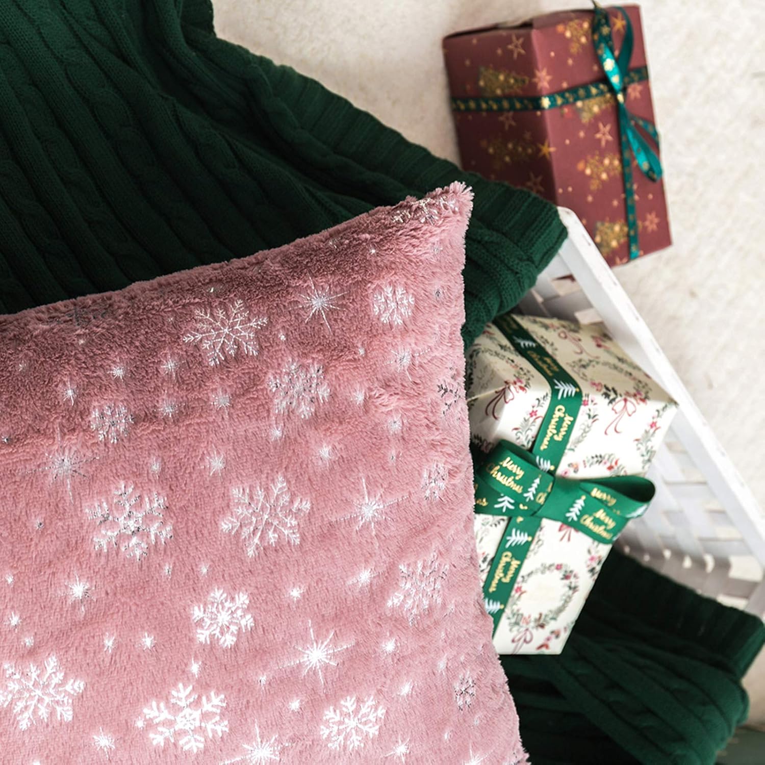 AQOTHES Fundas de almohada decorativas de piel sintética suave con purpurina de copo de nieve para decoración de Navidad, hogar, cama, habitación,