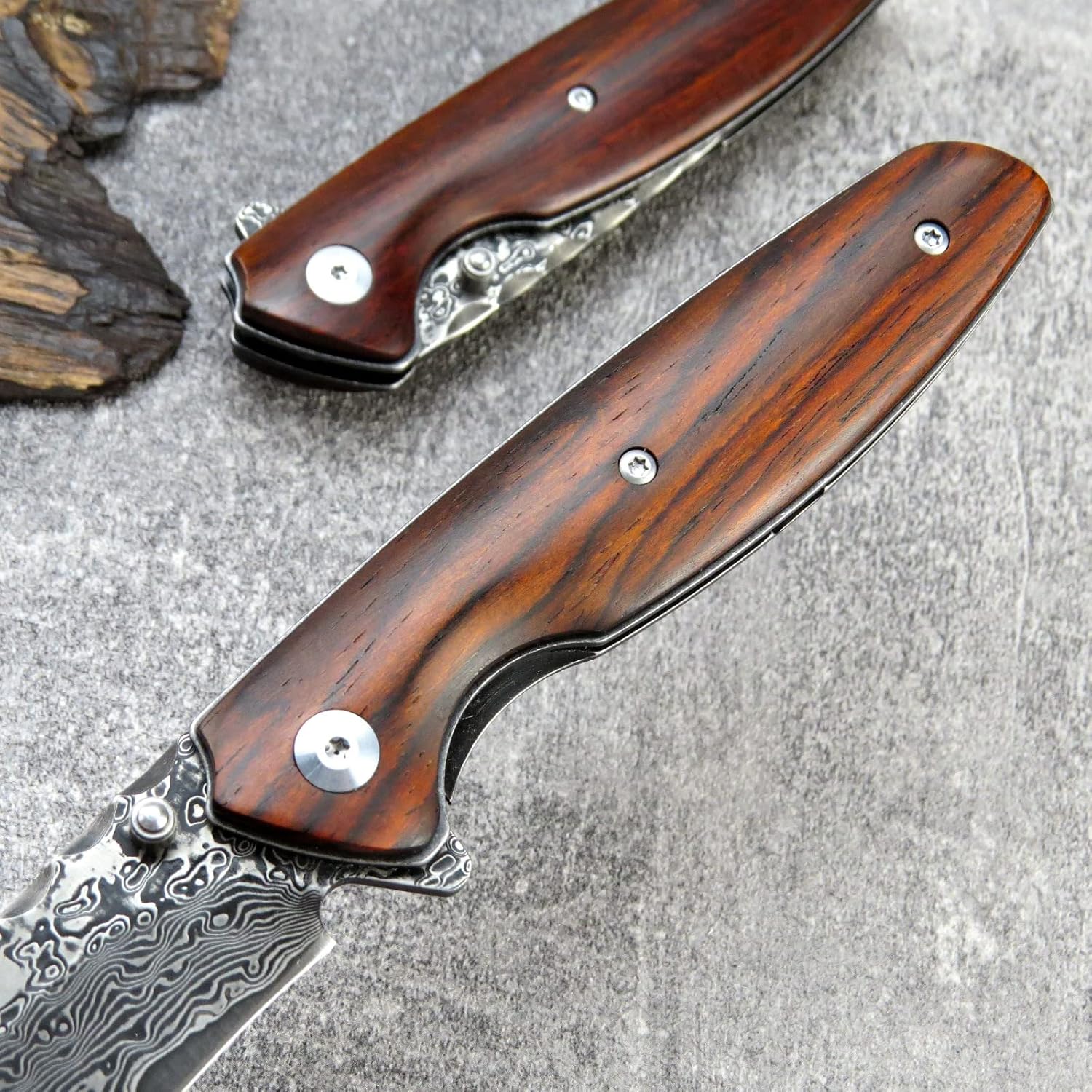 Sitivien ST240 EDC Cuchillo plegable de acero Damasco con mango Dalbergia, bloqueo de hoja de núcleo VG10 y clip para cinturón, cuchillo de