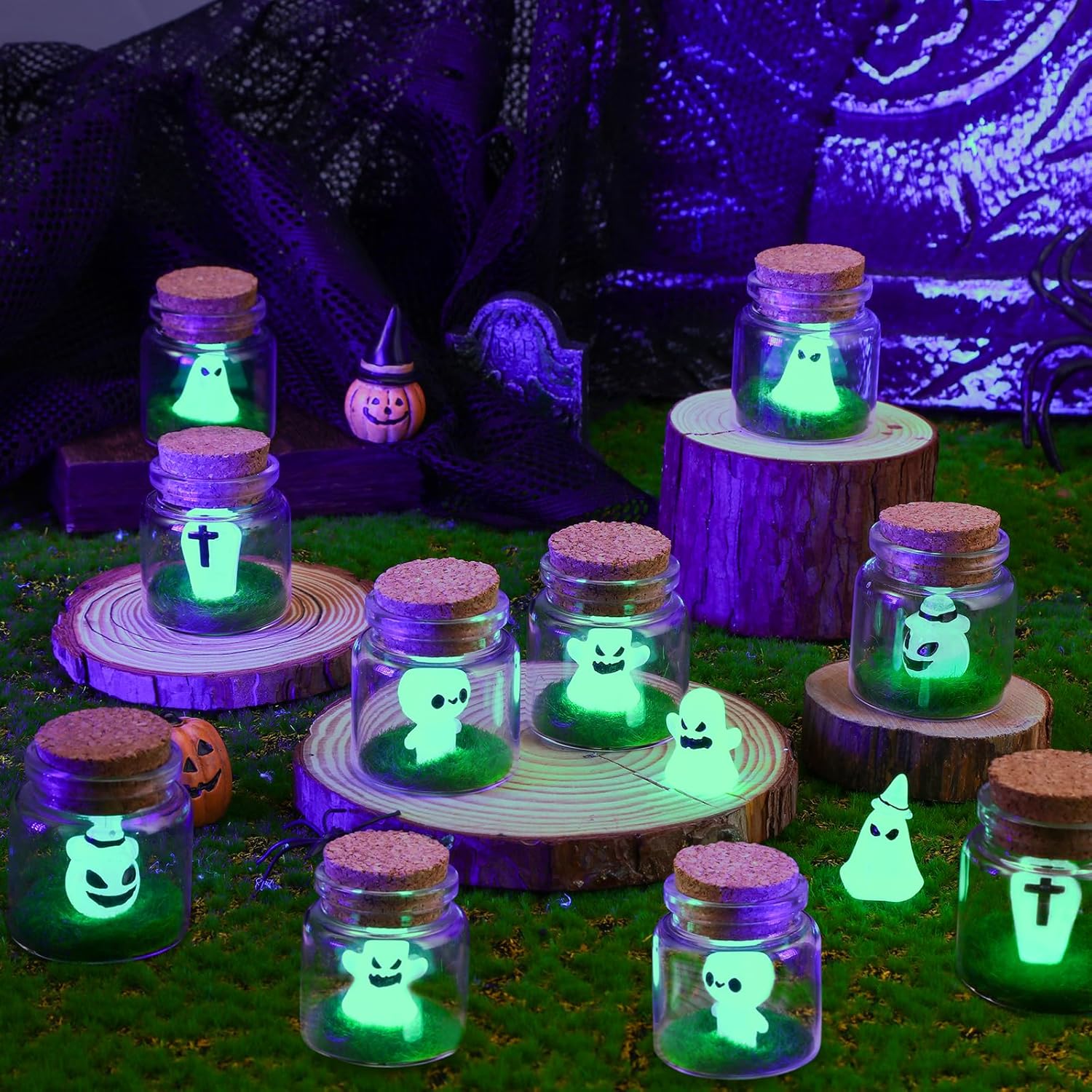 Poen 10 juegos de fantasmas de Halloween en un tarro de masón que brilla en la oscuridad, pequeño fantasma con botella miniatura de corcho con momia