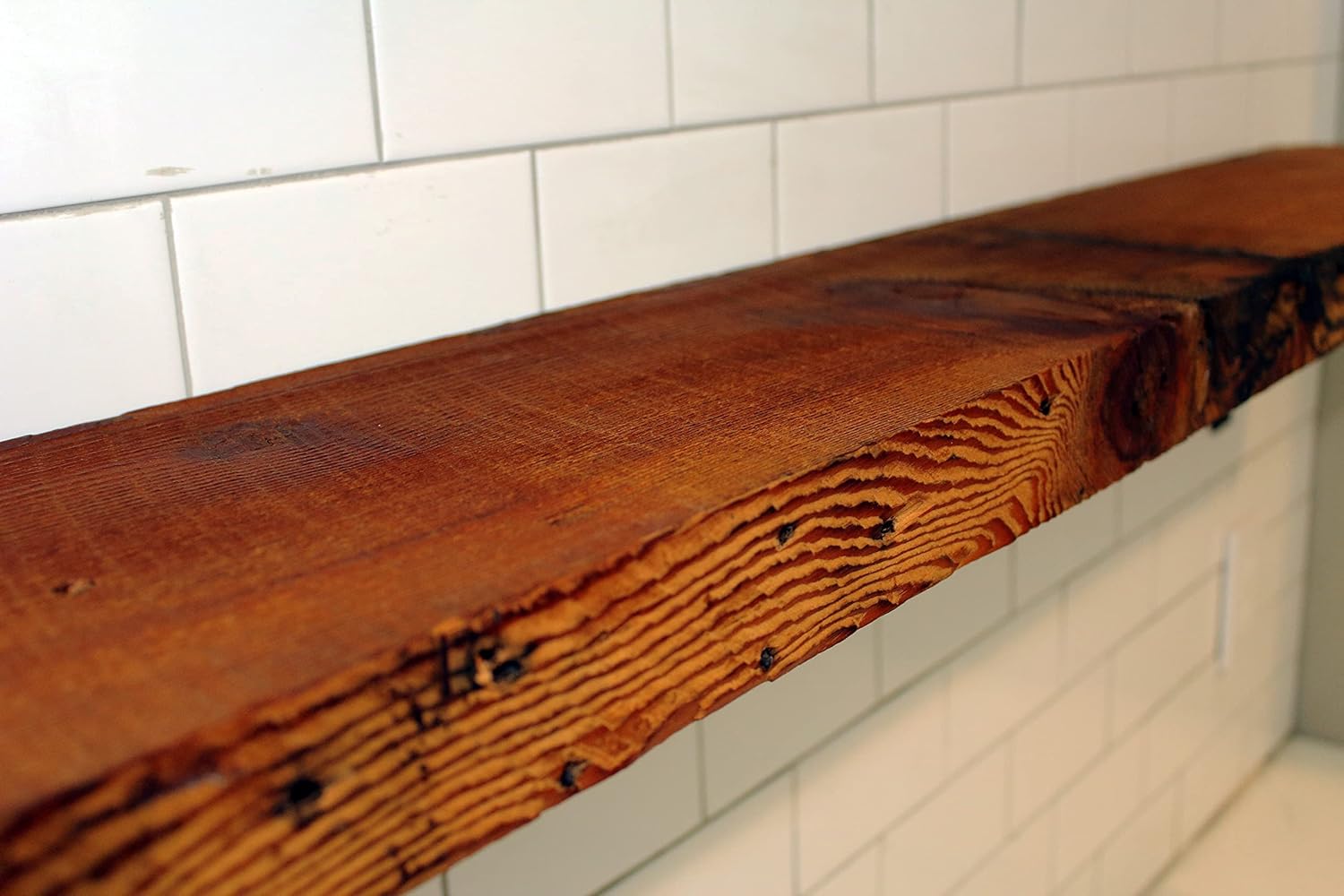 Modern Timber Craft Estante de pared de madera recuperada con soportes angulares de acero  Decoración rústica  2 pulgadas de grosor  30 pulgadas de