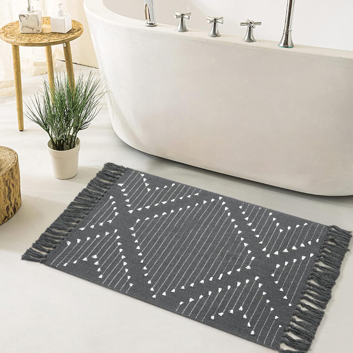HAOCOO Alfombras de baño grises de 2 x 3 pies, alfombra tejida de algodón pequeña lavable con borlas, alfombra marroquí para puerta delantera,