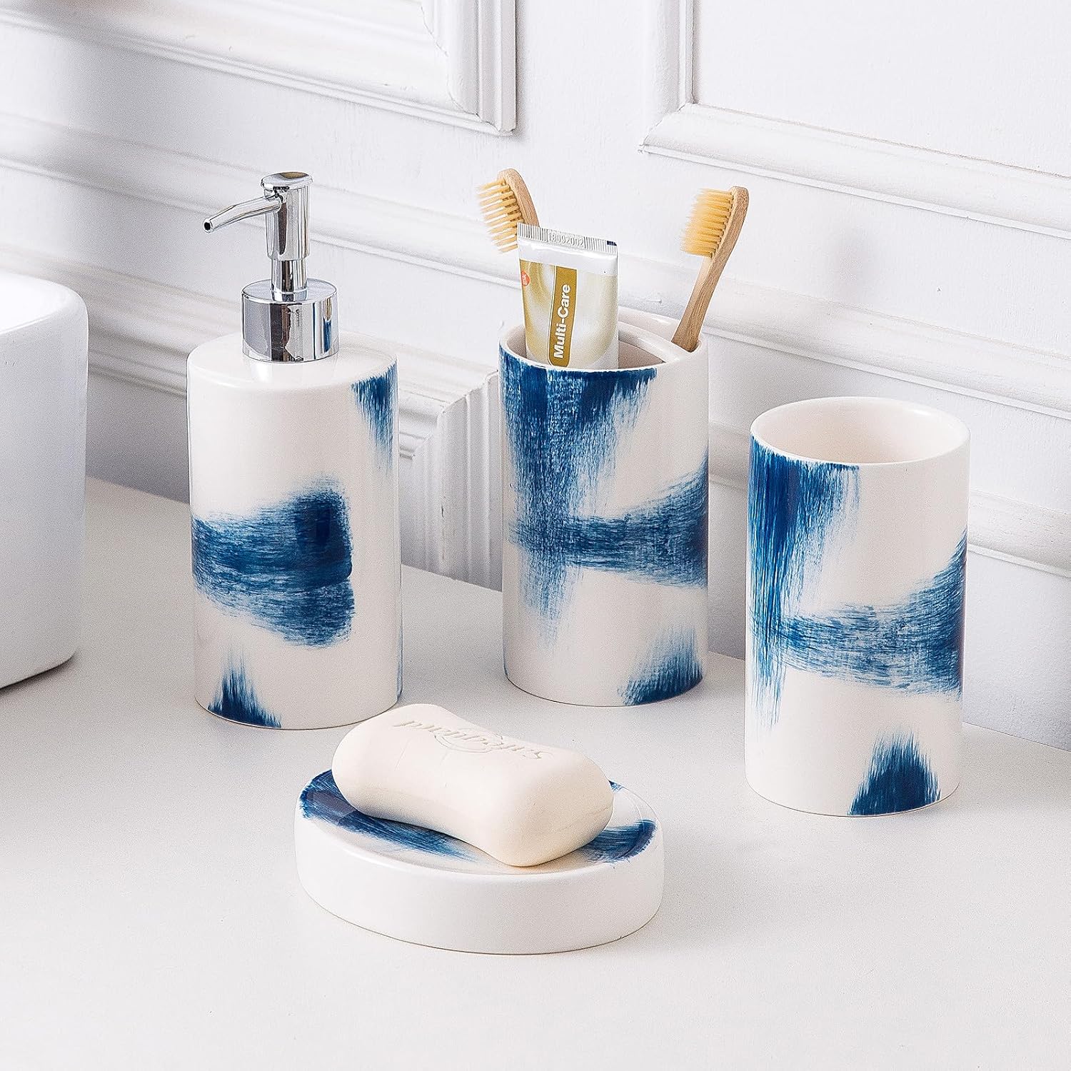 Juego de accesorios de baño azul y blanco  Juegos completos de accesorios de baño incluye dispensador de jabón, soporte para cepillo de dientes,