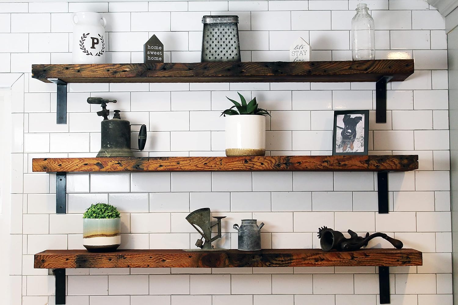 Modern Timber Craft Estante de pared de madera recuperada con soportes angulares de acero  Decoración rústica  2 pulgadas de grosor  30 pulgadas de