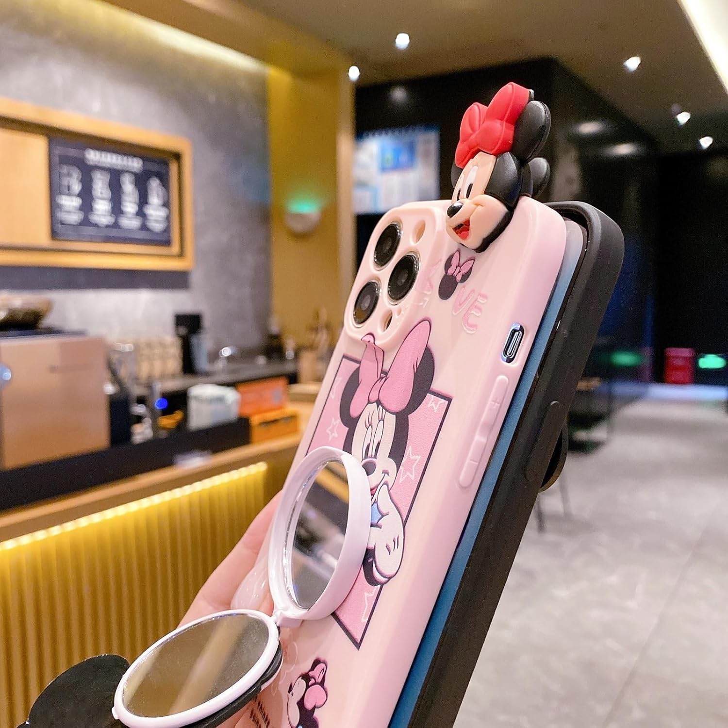 Funda de dibujos animados para iPhone 13 Pro Max de 6.7 pulgadas, con protector de pantalla HD, bonita funda de teléfono Kawaii Minnie con banda de