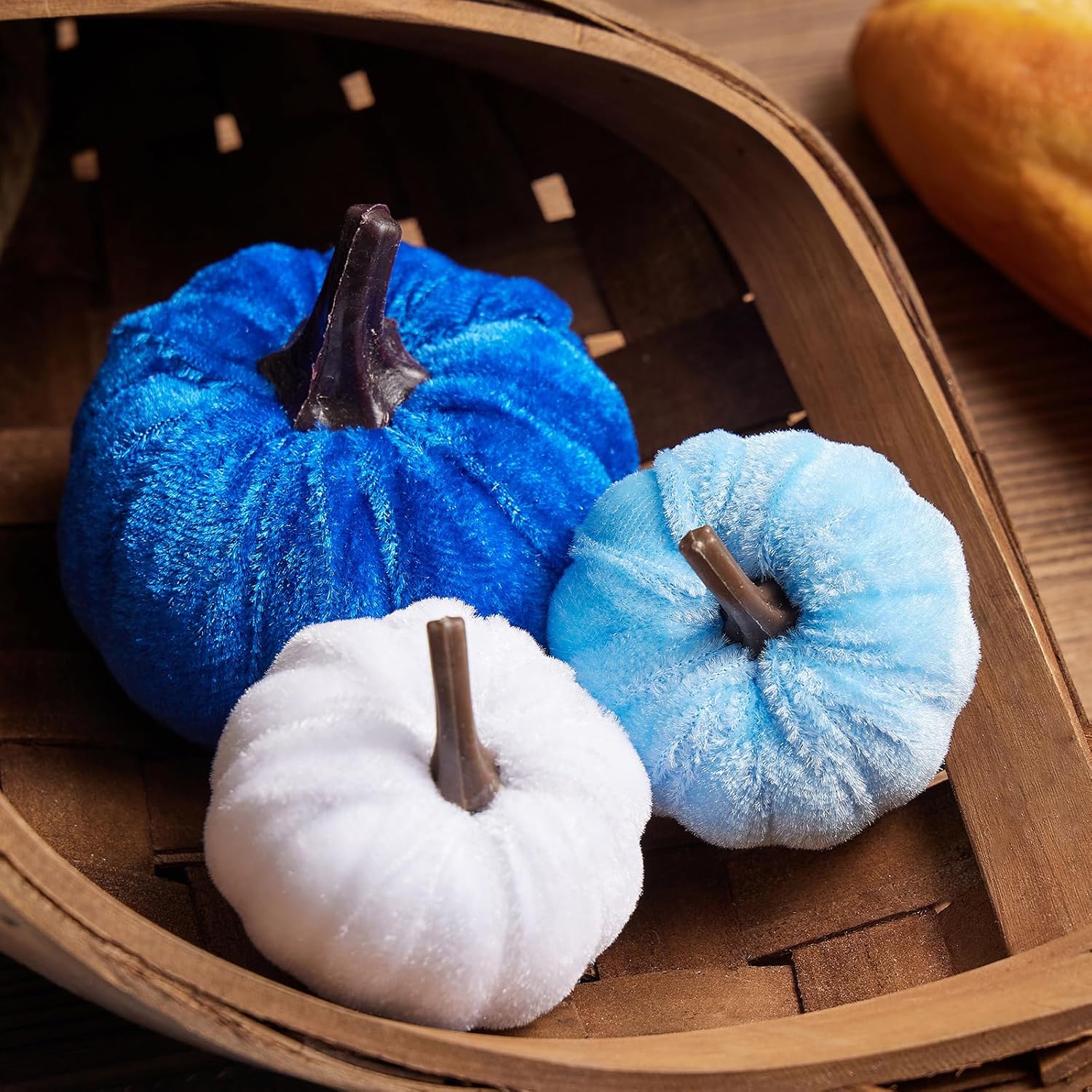 woshilaocai 12 calabazas de terciopelo surtidas, decoración de otoño y Halloween, calabazas artificiales de espuma para decoración de mesa de otoño,