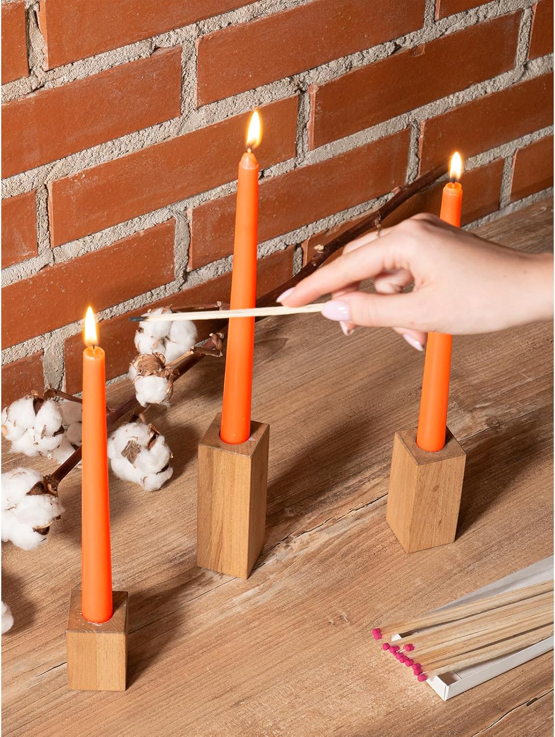 CANDWAX Juego de 12 velas cónicas de 10 pulgadas, velas altas sin perfume, velas cónicas color naranja, perfectas como velas para el hogar o velas