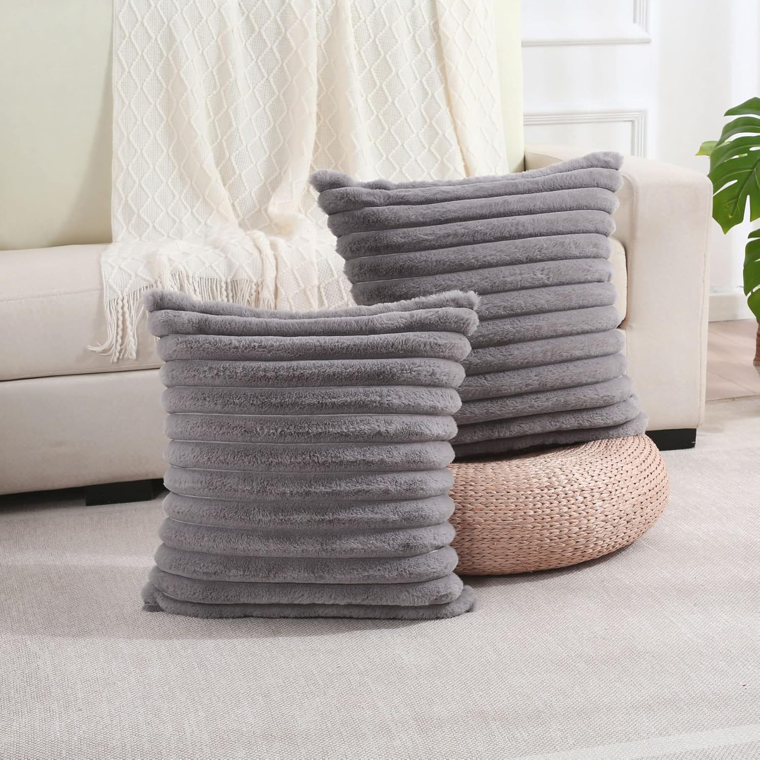 FUTEI – Juego de 2 fundas de almohada decorativas con rayas de color gris, 16 x 16 pulgadas, cuadradas y primaverales, piel sintética de conejo