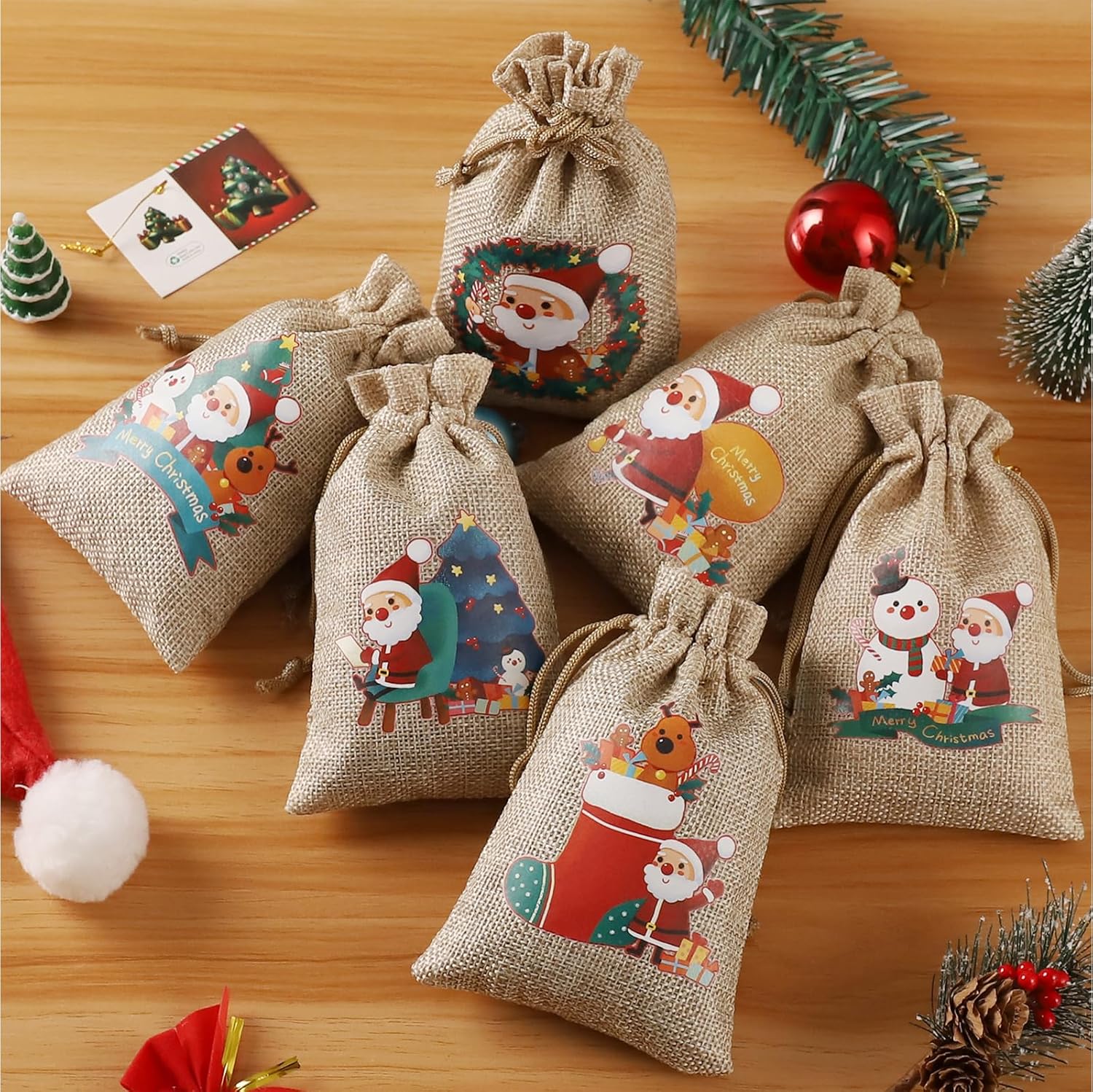 Hopttreely 24 bolsas de arpillera de Navidad, bolsas de Navidad de yute para regalos, bolsas de dulces de Navidad de 4 x 6 con cordones, bolsas